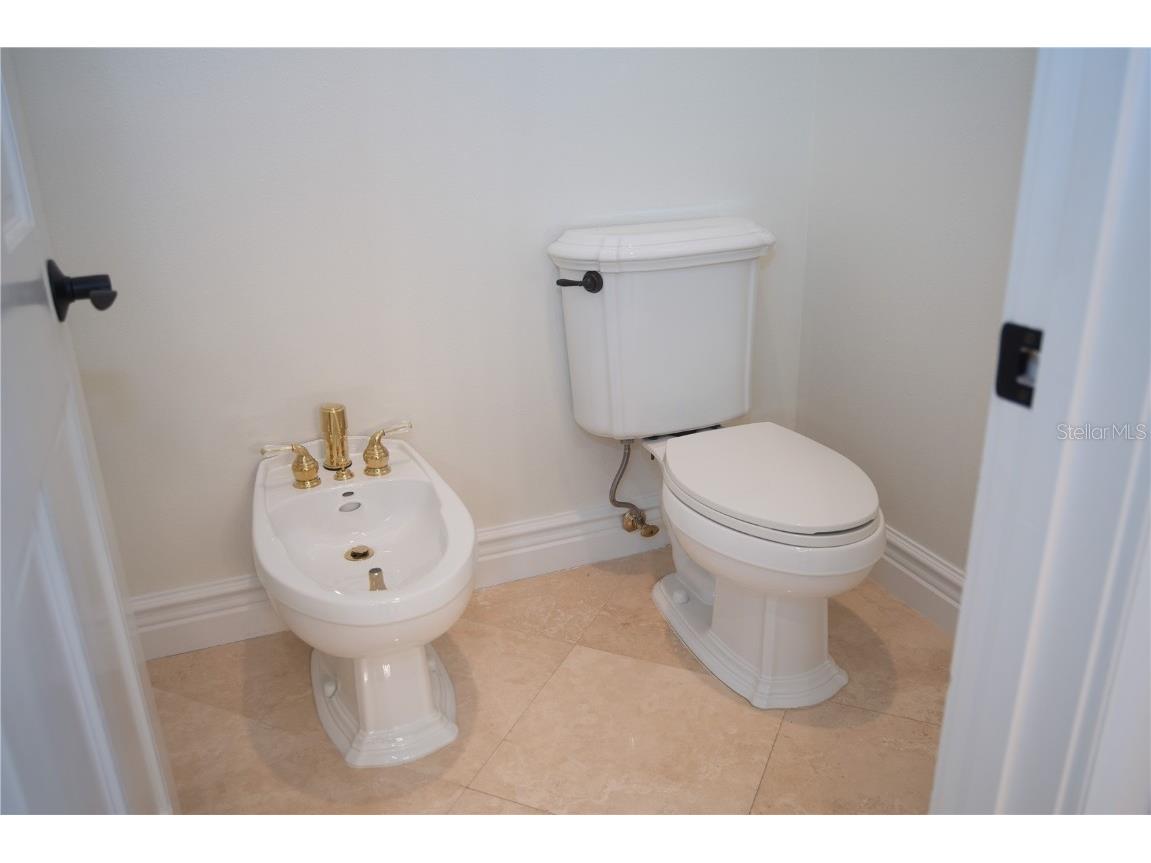 7350 Periwinkle Drive Sarasota FL 34231 A4667555 image17