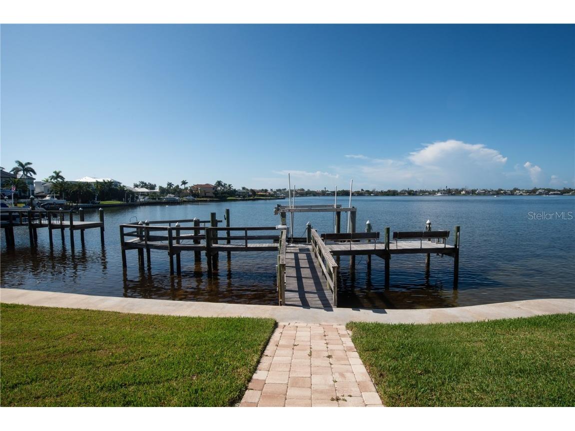 7350 Periwinkle Drive Sarasota FL 34231 A4667555 image37