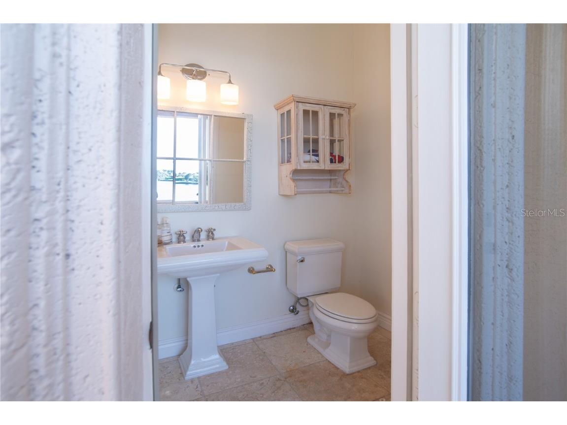 7350 Periwinkle Drive Sarasota FL 34231 A4667555 image40