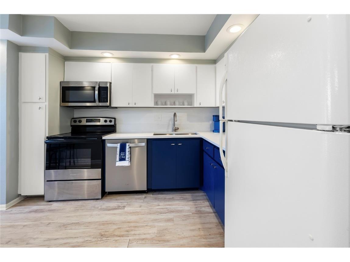 7351 W Country Club Drive N #103 Sarasota FL 34243 A4660263 image3