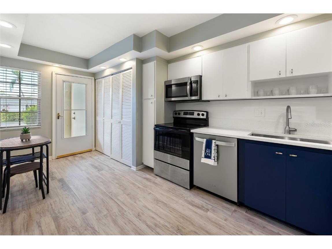 7351 W Country Club Drive N #103 Sarasota FL 34243 A4660263 image4