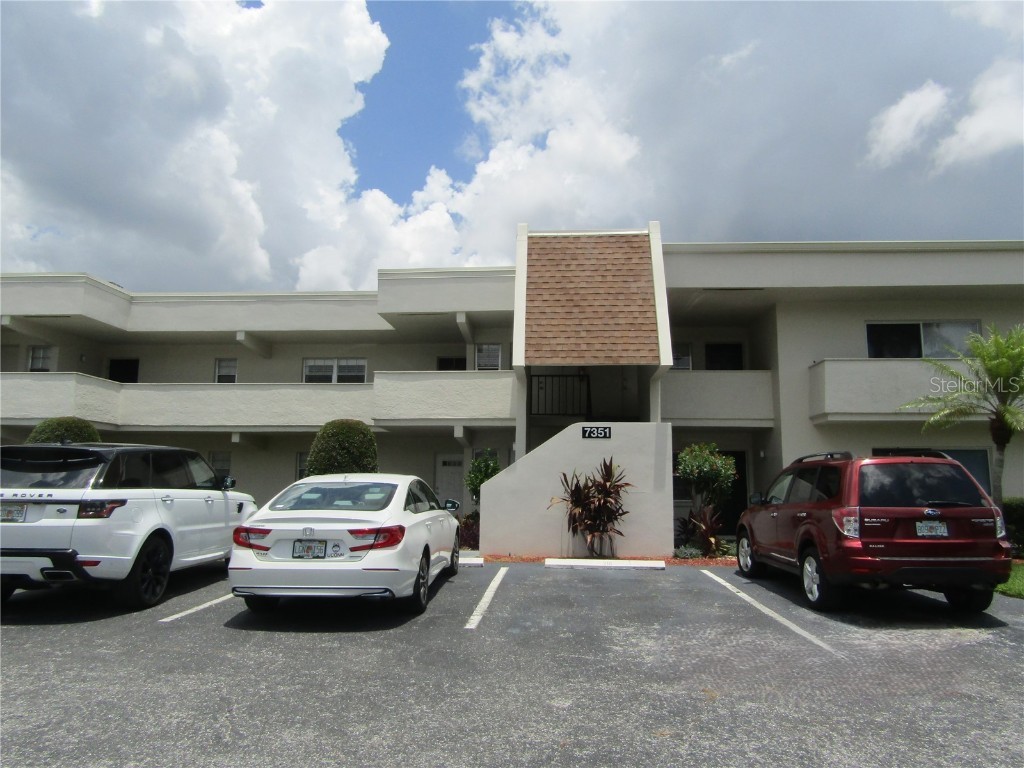 7351 W Country Club Drive N #202 Sarasota FL 34243 A4618843 image1