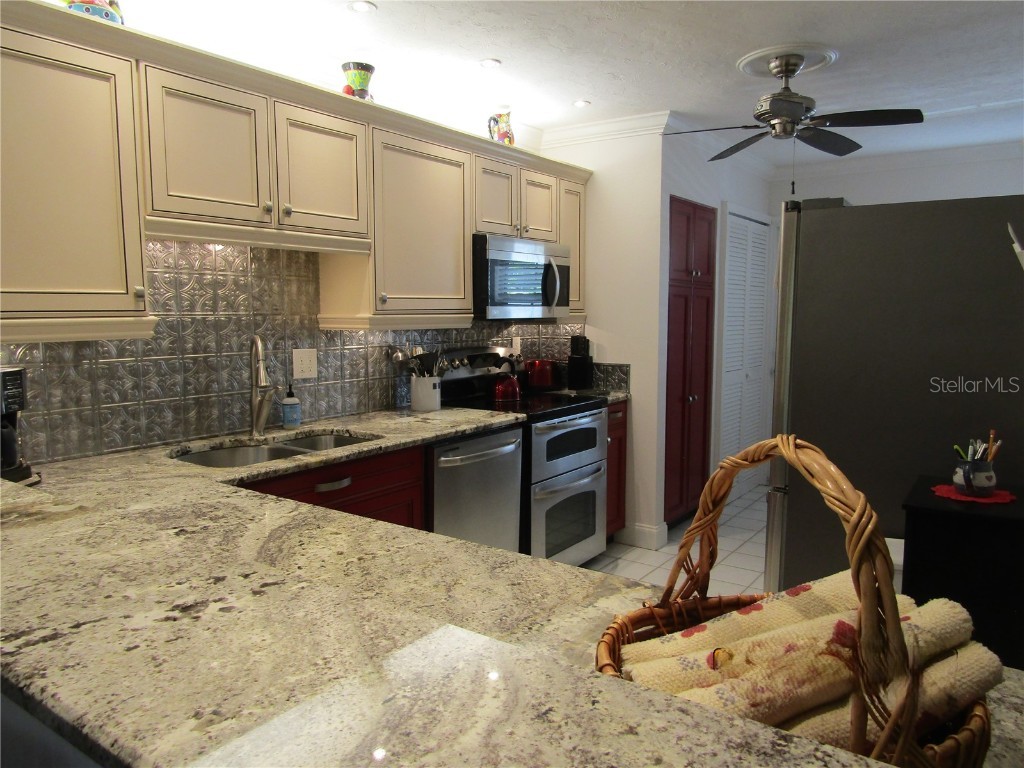 7351 W Country Club Drive N #202 Sarasota FL 34243 A4618843 image4