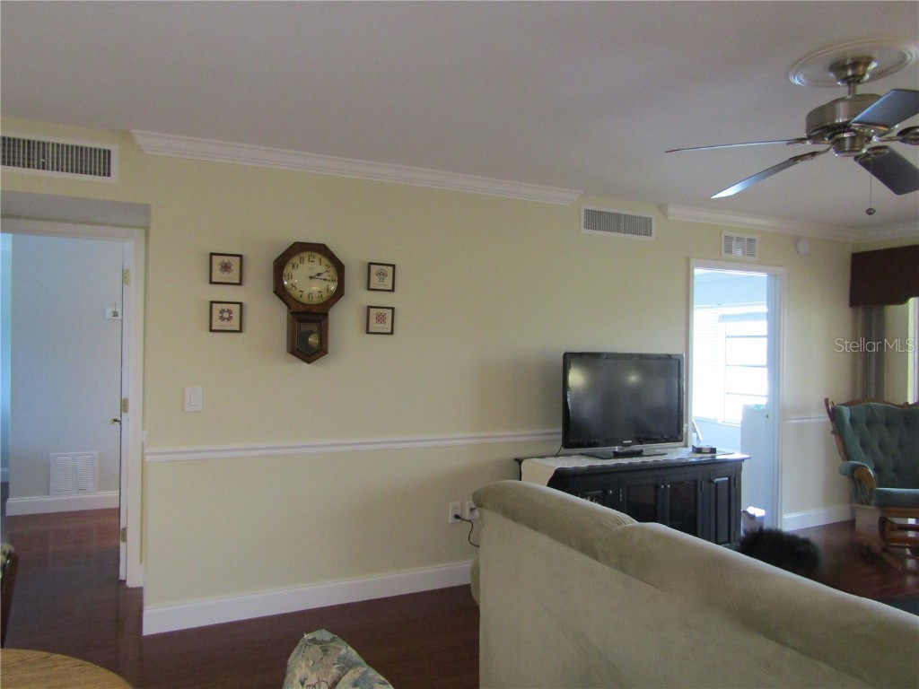 7351 W Country Club Drive N #202 Sarasota FL 34243 A4618843 image8