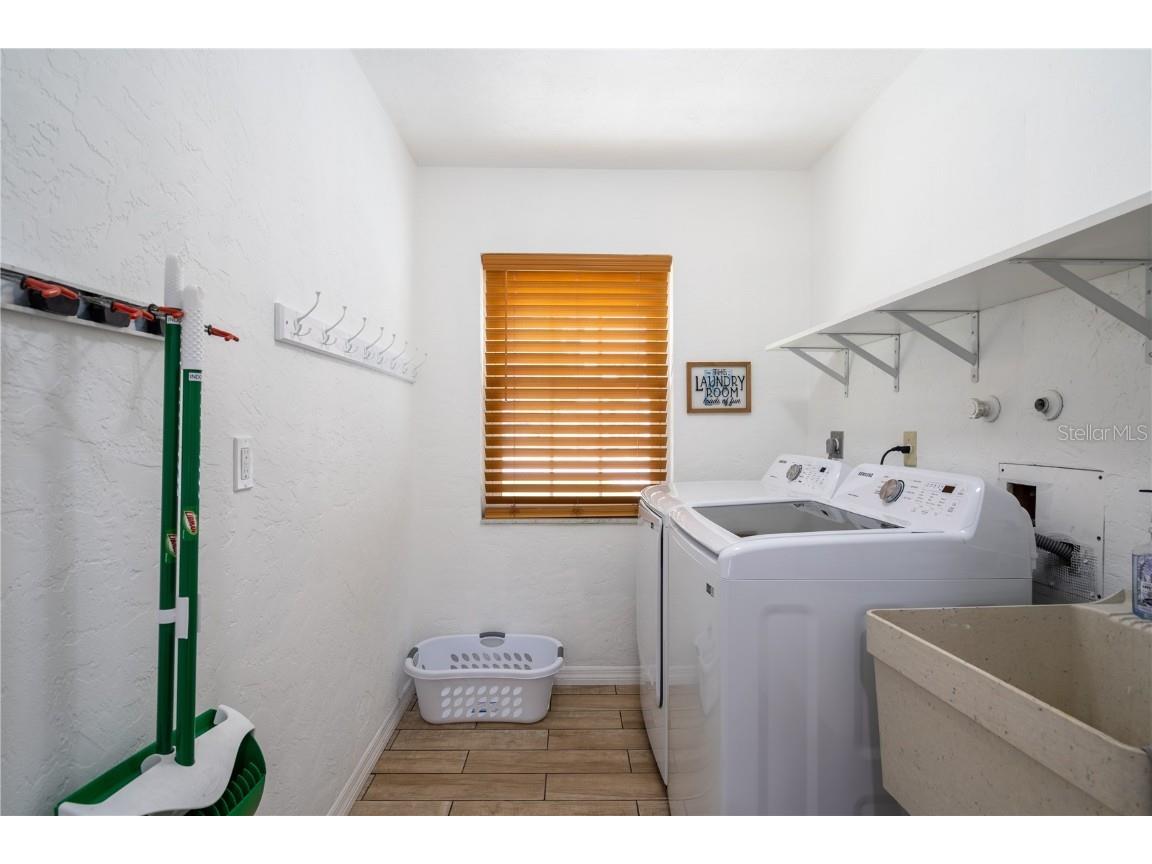 7354 Biltmore Drive Sarasota FL 34231 A4544255 image28