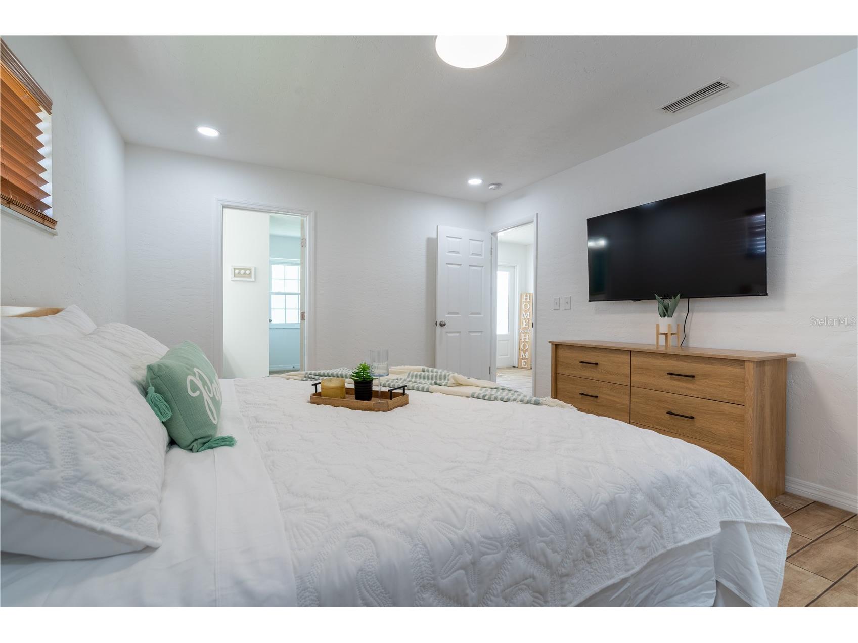 7354 Biltmore Drive Sarasota FL 34231 A4544255 image24