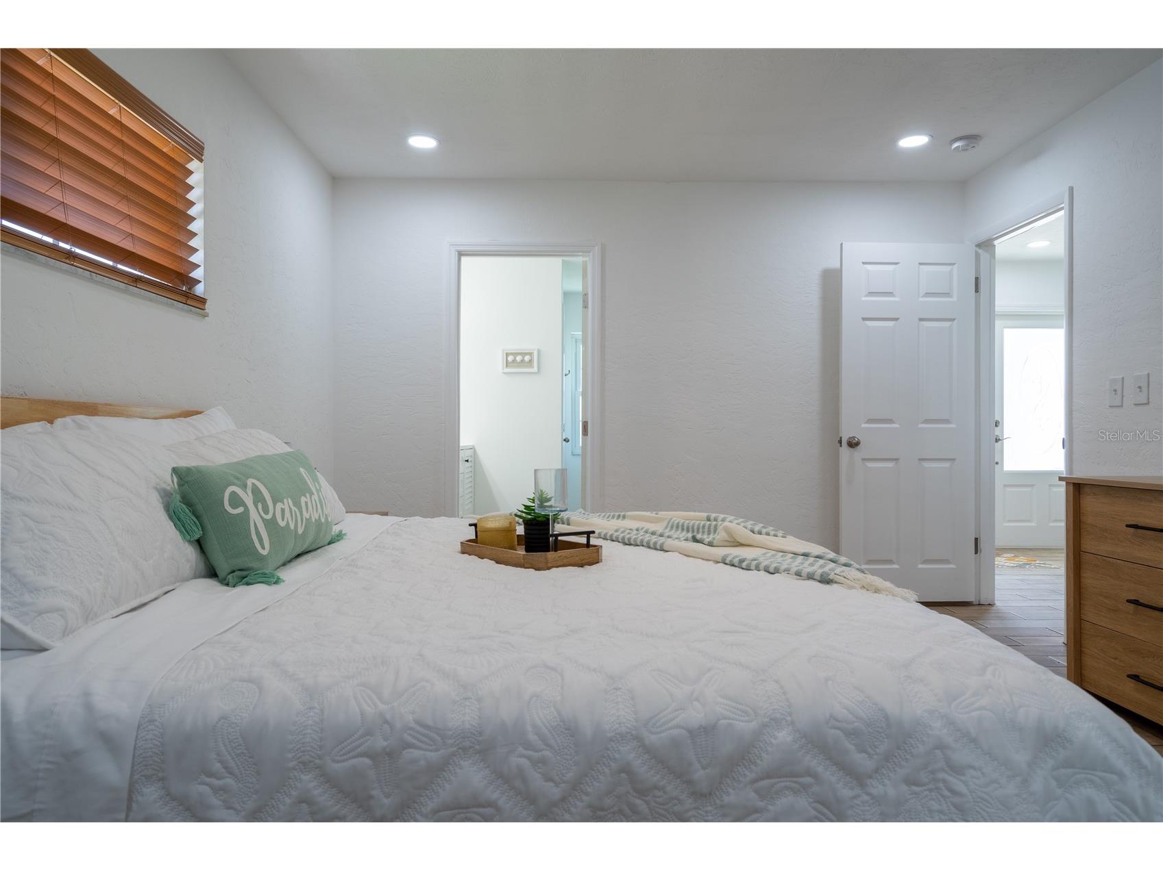 7354 Biltmore Drive Sarasota FL 34231 A4544255 image25