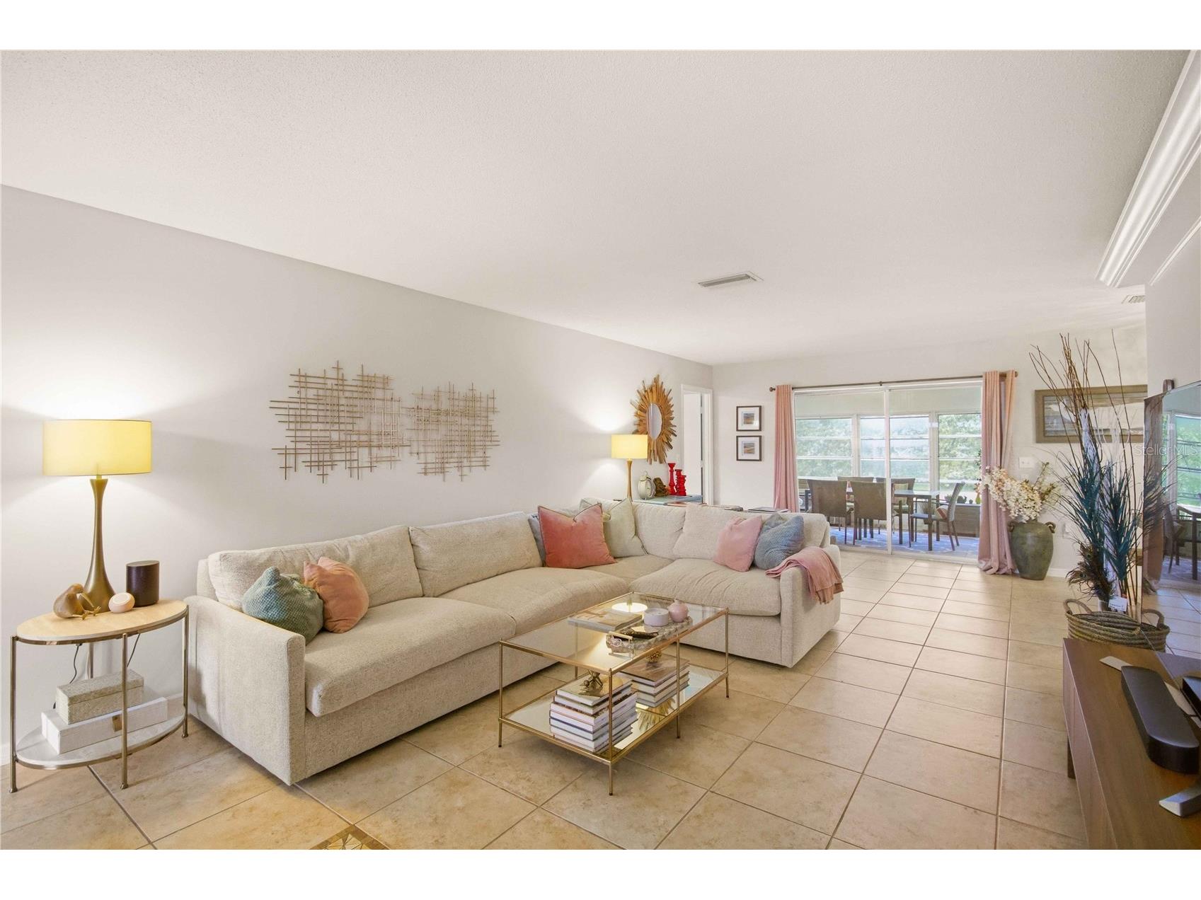7354 W Country Club Drive N Sarasota FL 34243 A4689516 image2
