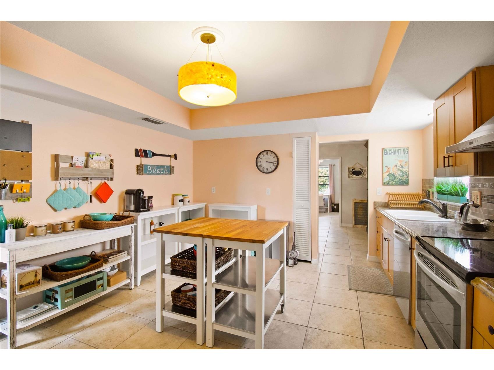 7354 W Country Club Drive N Sarasota FL 34243 A4689516 image3
