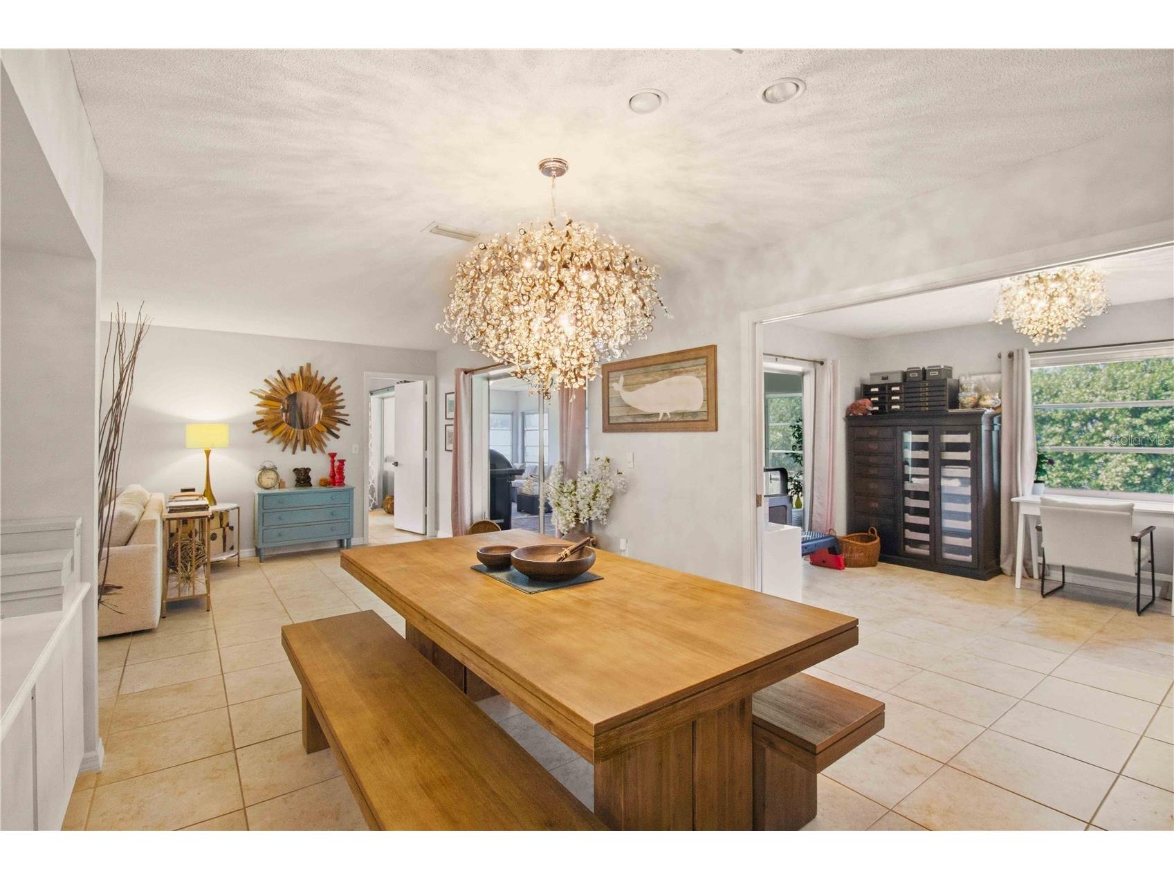7354 W Country Club Drive N Sarasota FL 34243 A4689516 image4