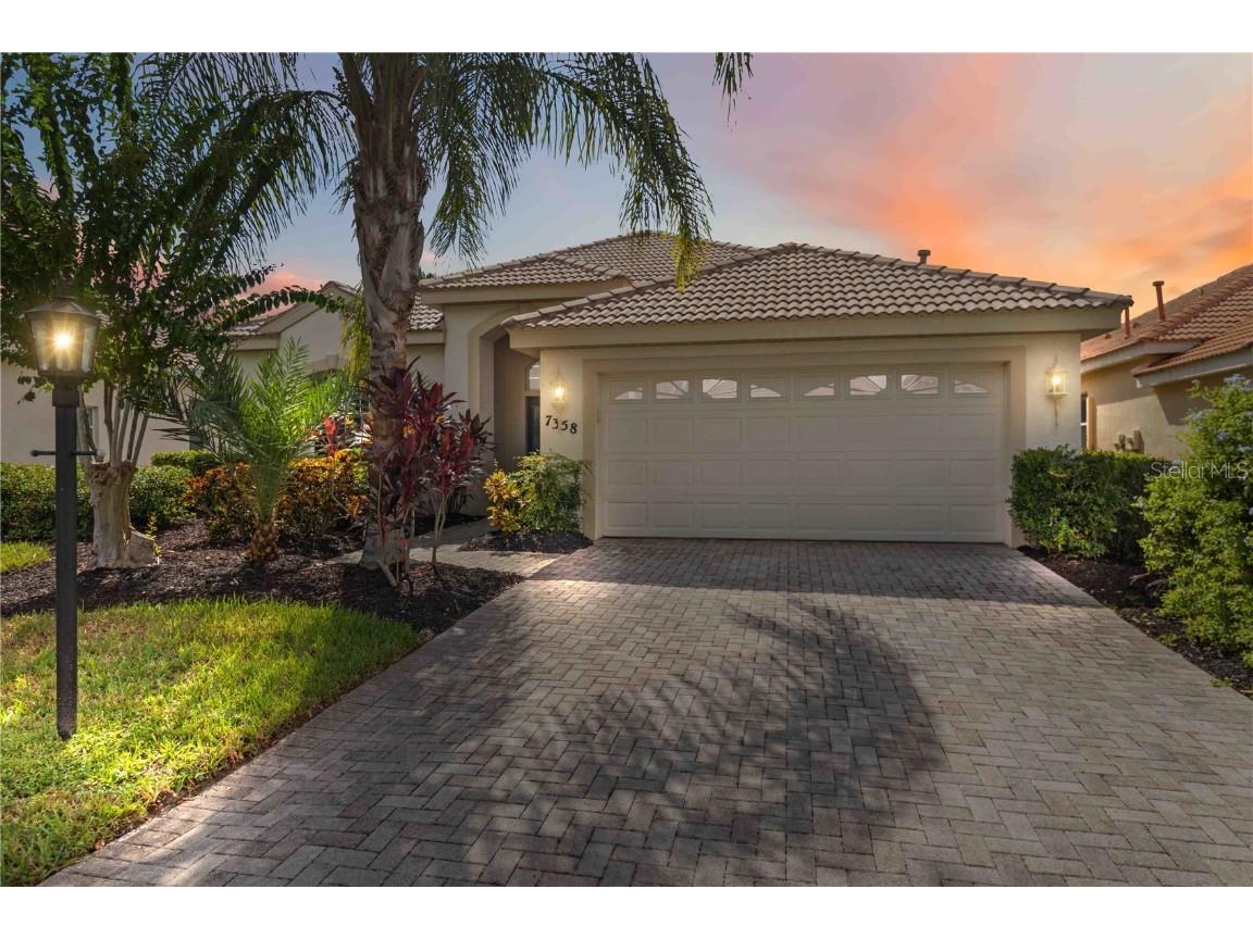 7358 Stanhope Court Sarasota FL 34238 A4667764 image1