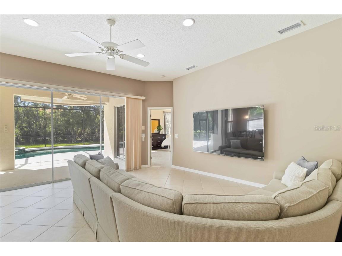 7358 Stanhope Court Sarasota FL 34238 A4667764 image15