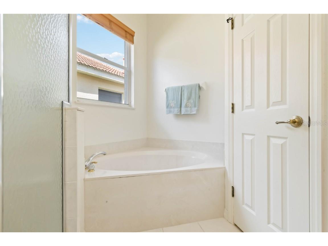 7358 Stanhope Court Sarasota FL 34238 A4667764 image32