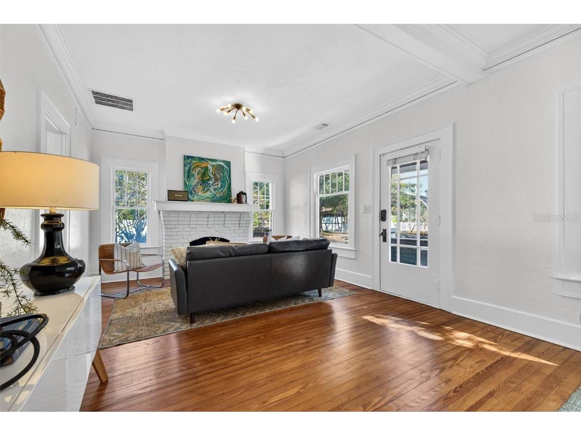 736 6th Street N Saint Petersburg FL 33701 TB8452403 image10