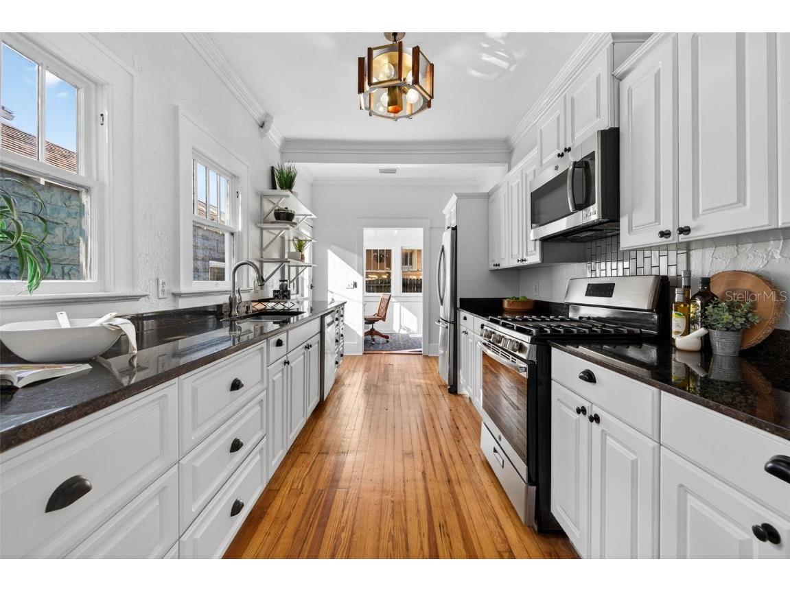 736 6th Street N Saint Petersburg FL 33701 TB8452403 image11