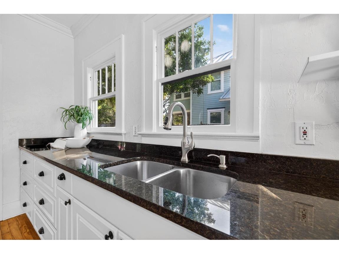 736 6th Street N Saint Petersburg FL 33701 TB8452403 image17