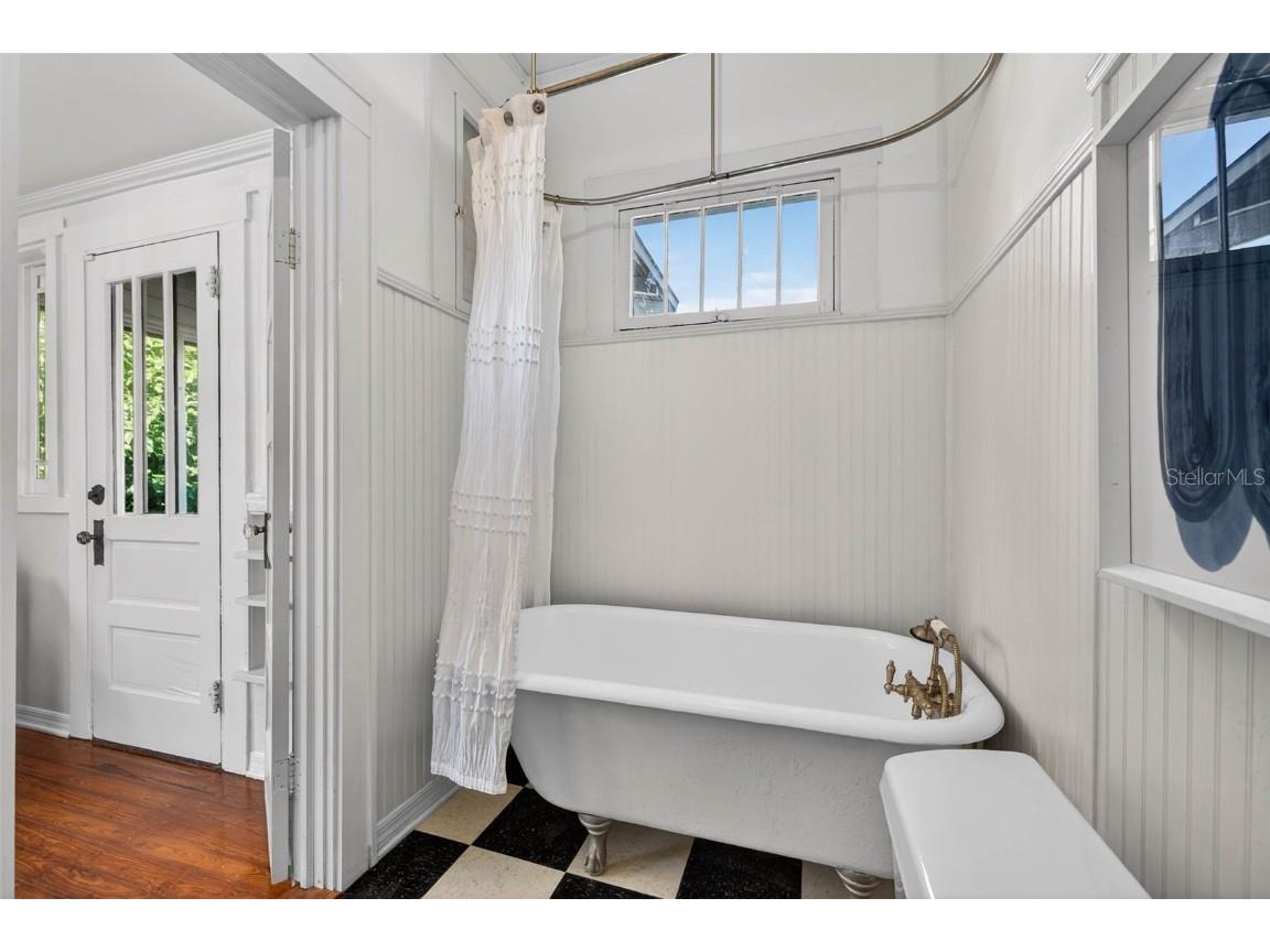 736 6th Street N Saint Petersburg FL 33701 TB8452403 image28