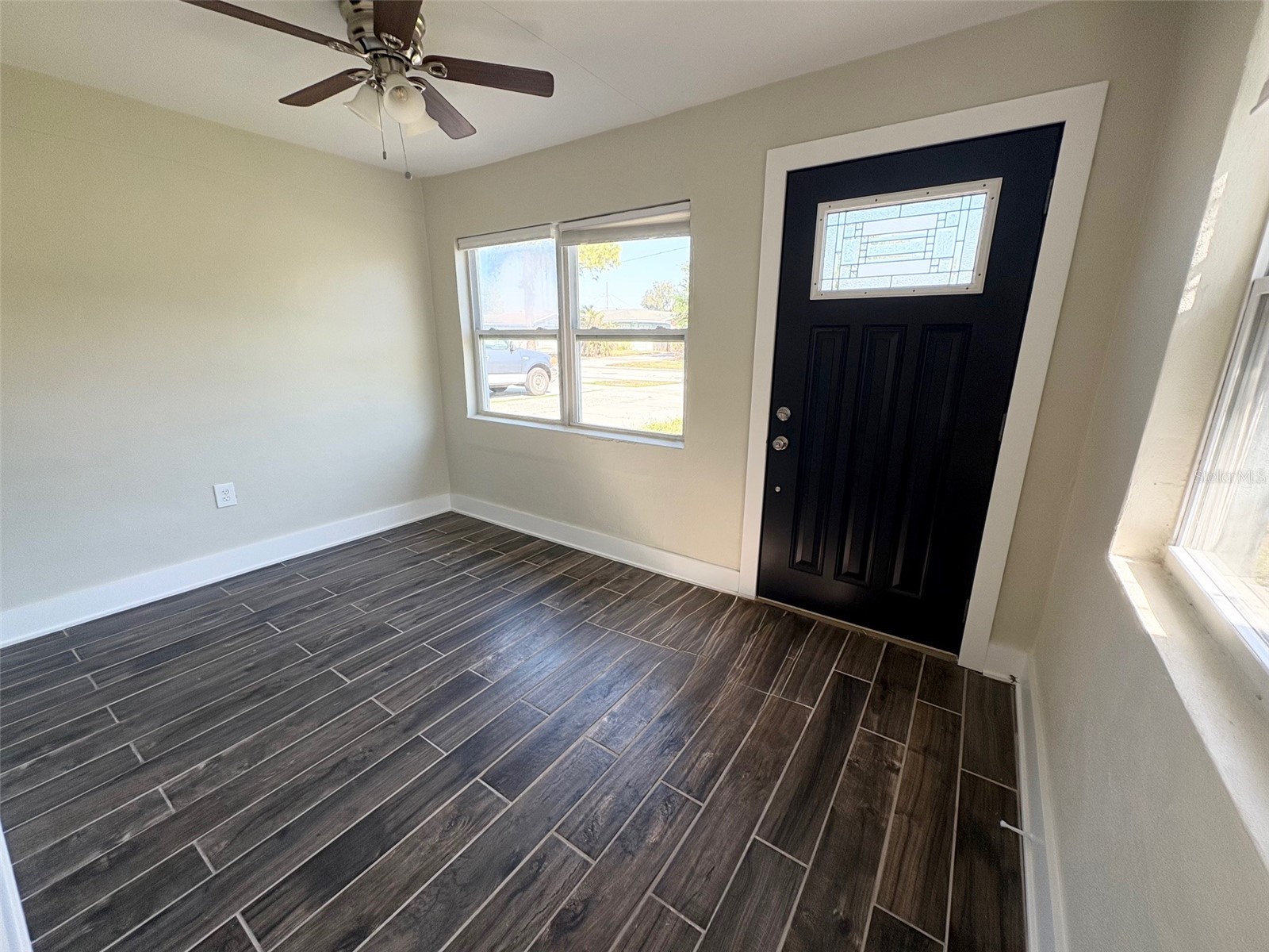 736 86th Avenue N Saint Petersburg FL 33702 TB8491571 image2