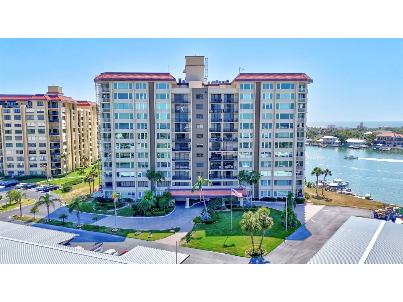 736 Island Way #303 Clearwater Beach FL 33767 TB8368329 image1