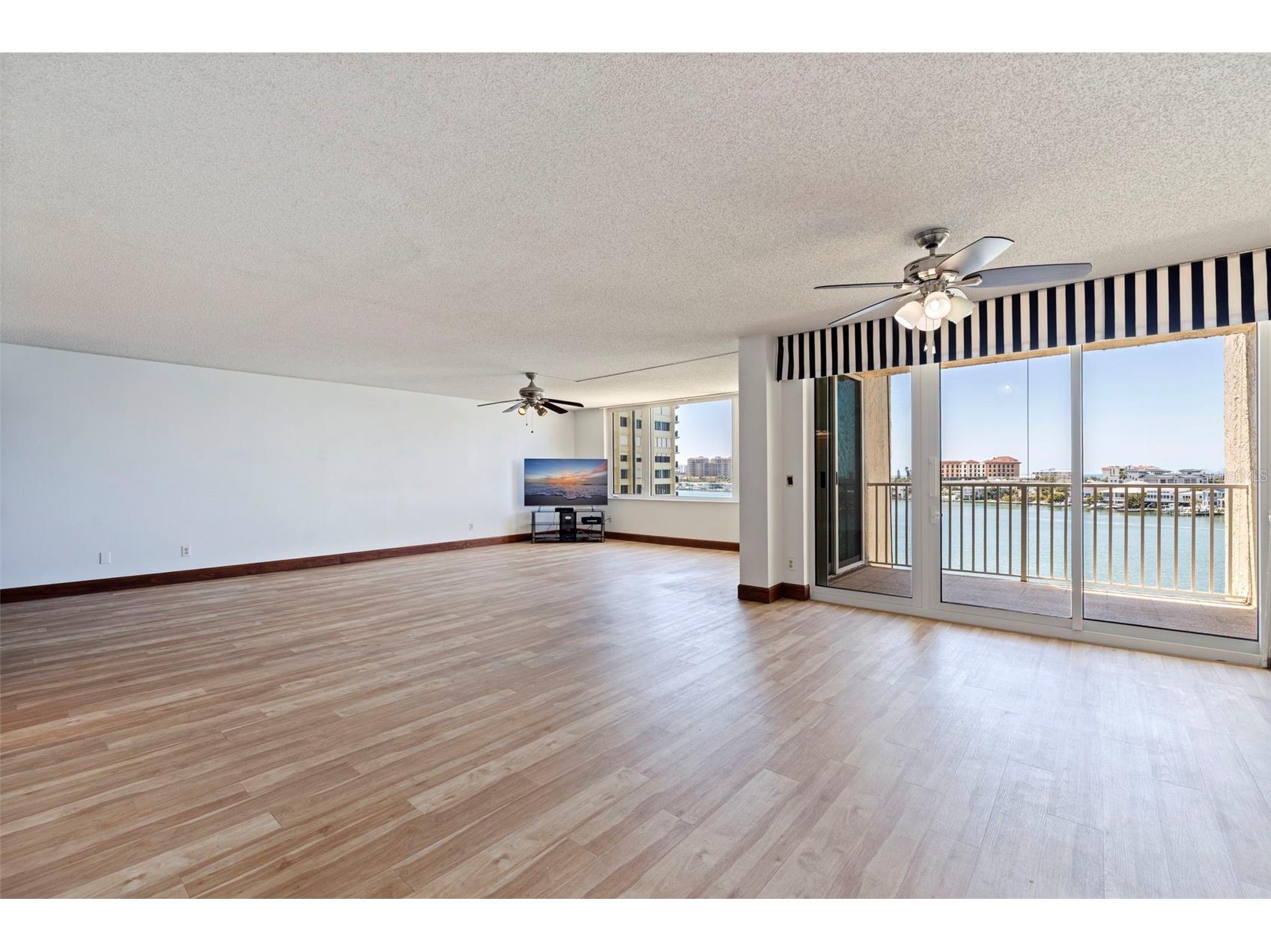 736 Island Way #504 Clearwater Beach FL 33767 - INTRACOASTAL MANDALAY CHANNEL TB8499614 image4