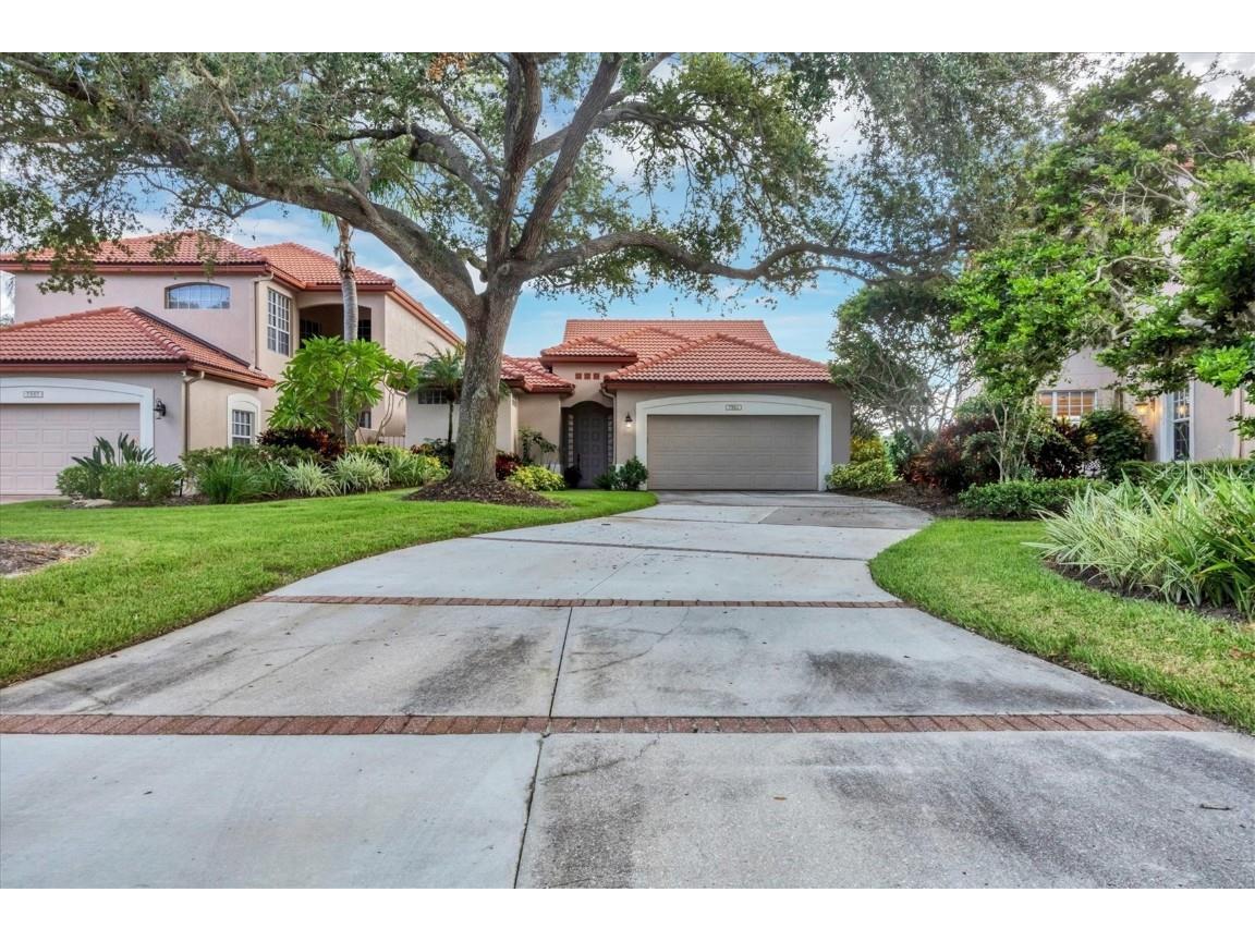 7361 Regina Royale Blvd #9 Sarasota FL 34238 A4619551 image1