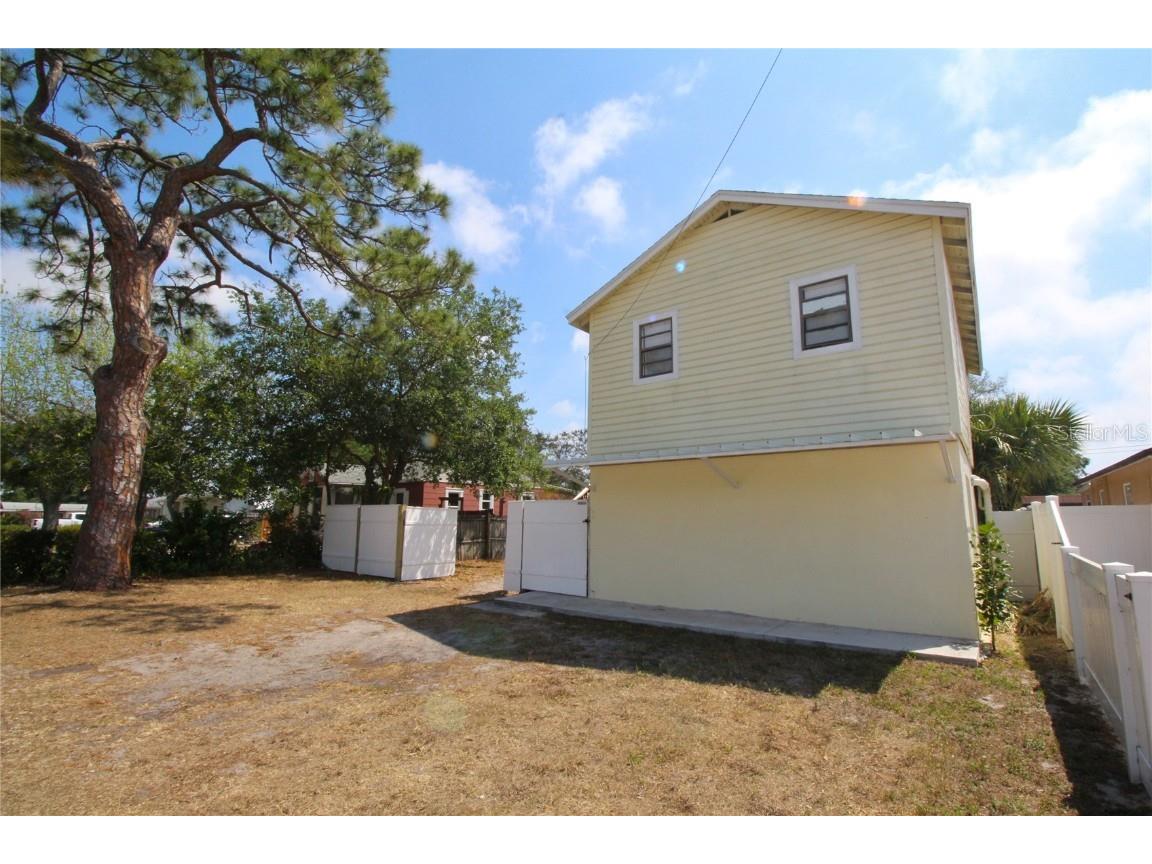 7362 43rd Avenue N Saint Petersburg FL 33709 U8195874 image1