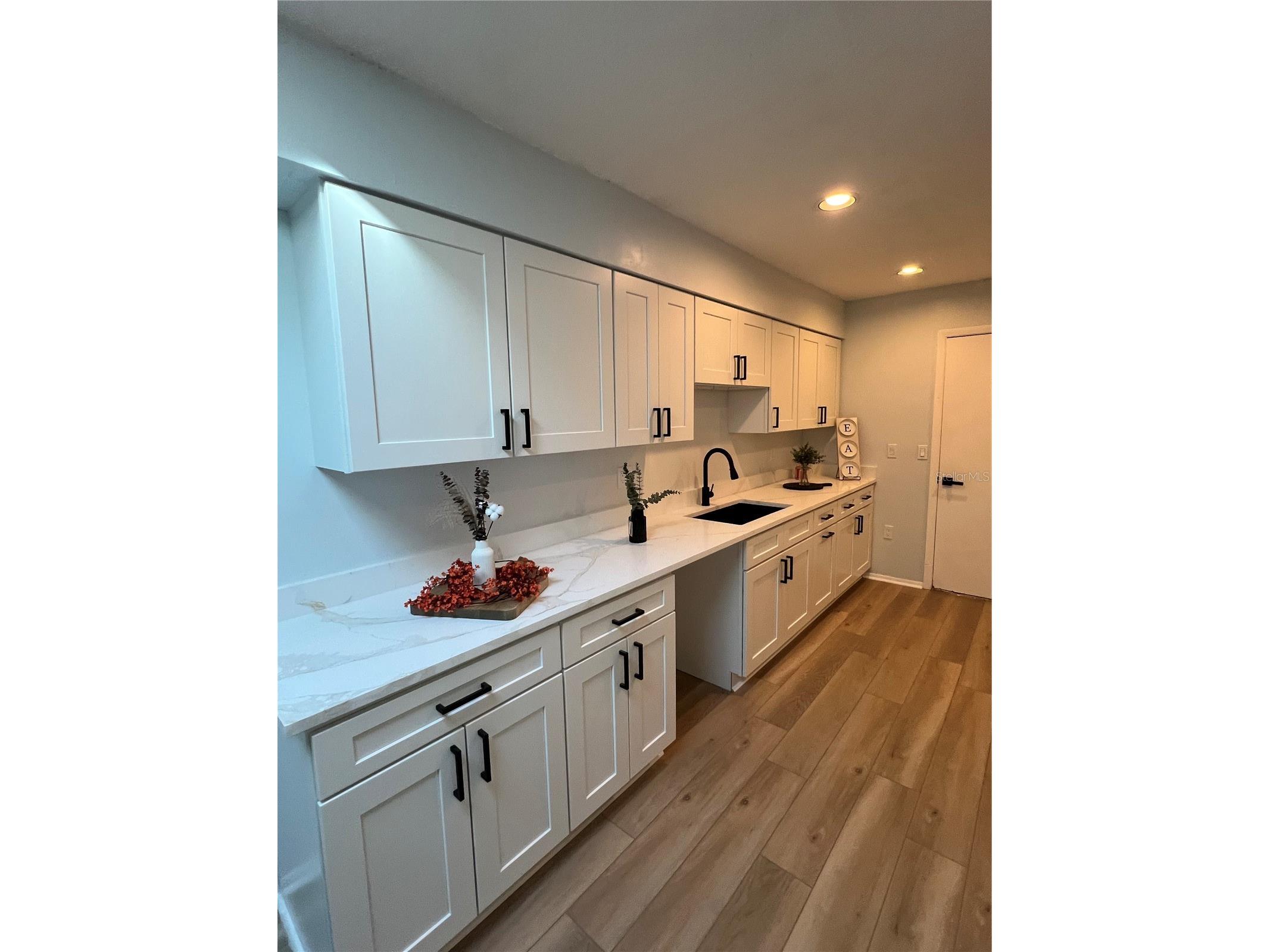 7362 Silver Fern Boulevard #8 Sarasota FL 34241 A4678528 image3
