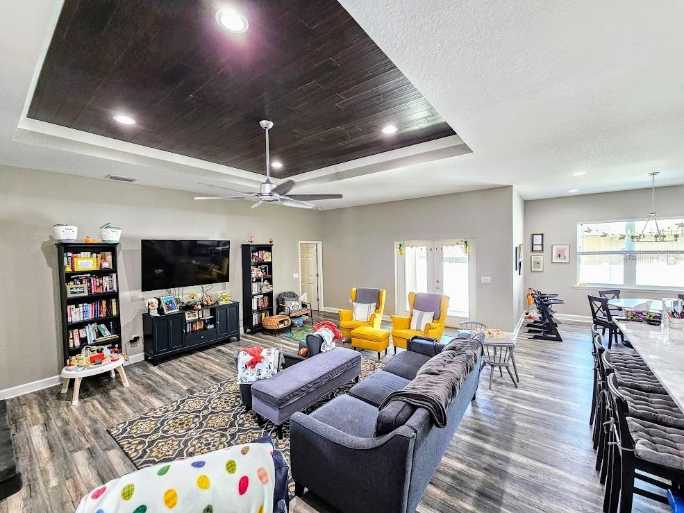 7364 Ridgewood Drive, Seminole, FL, 33772 MLS U8233786 Edina Realty