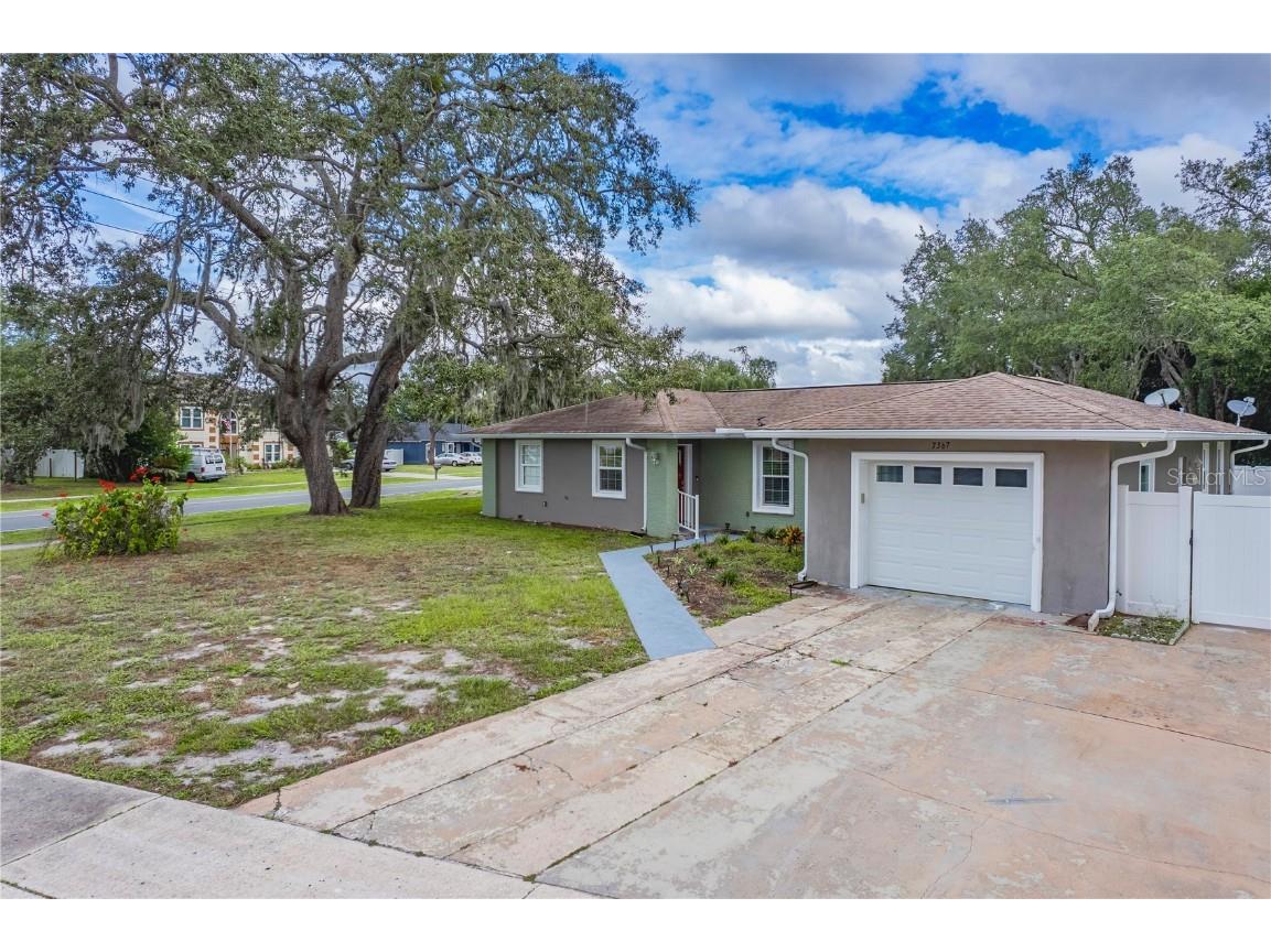 7367 E Gates Circle Spring Hill FL 34606 W7879611 image2