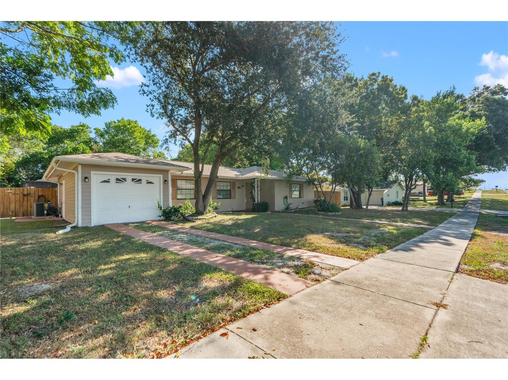 7369 Tarrytown Drive Spring Hill FL 34606 W7878699 image2