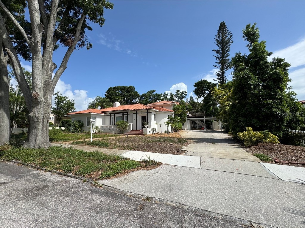 737 19th Avenue N Saint Petersburg FL 33704 TB8394129 image1