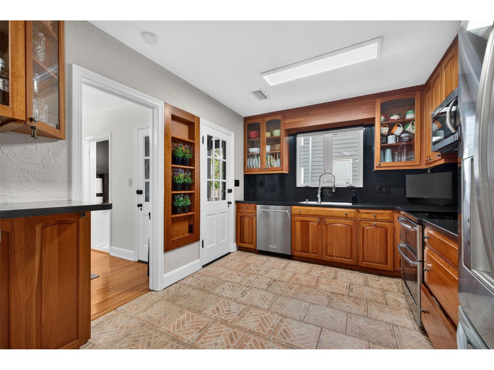 737 28th Avenue N Saint Petersburg FL 33704 TB8448990 image12