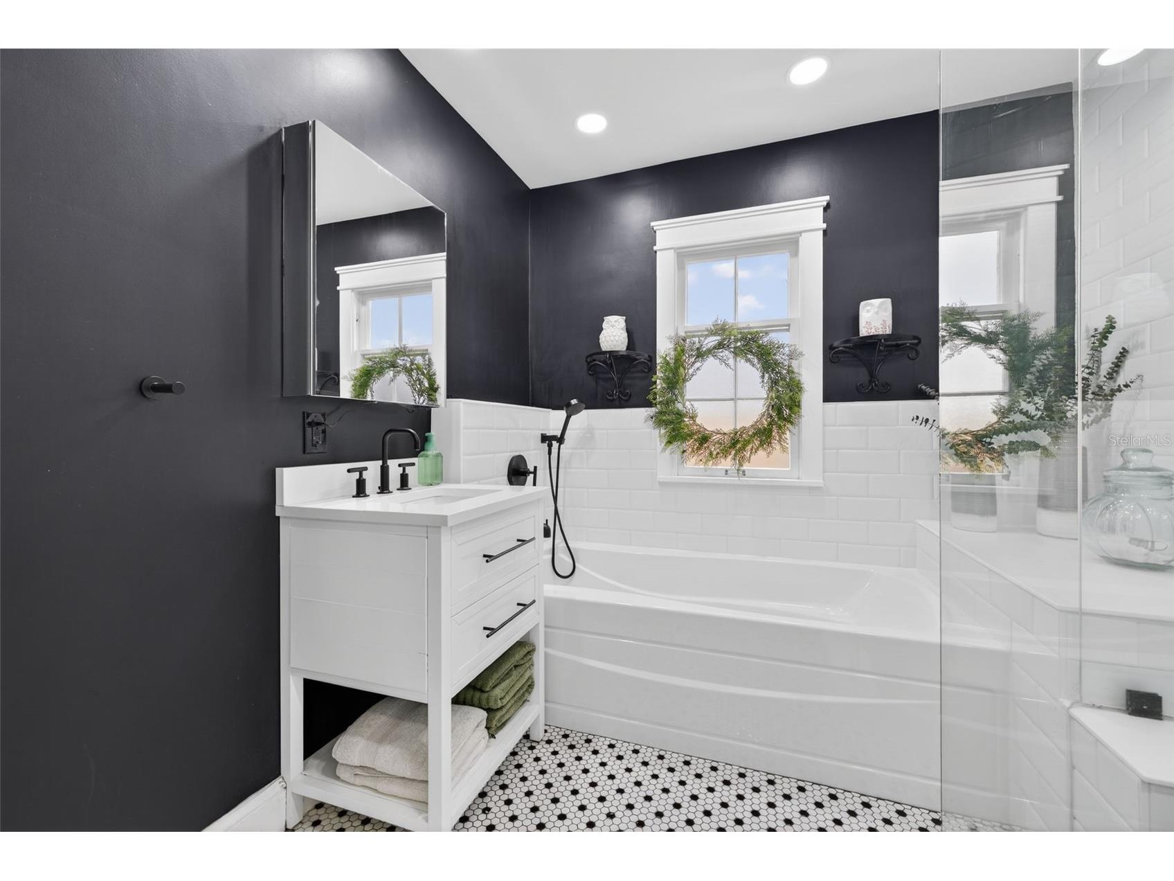 737 28th Avenue N Saint Petersburg FL 33704 TB8448990 image18