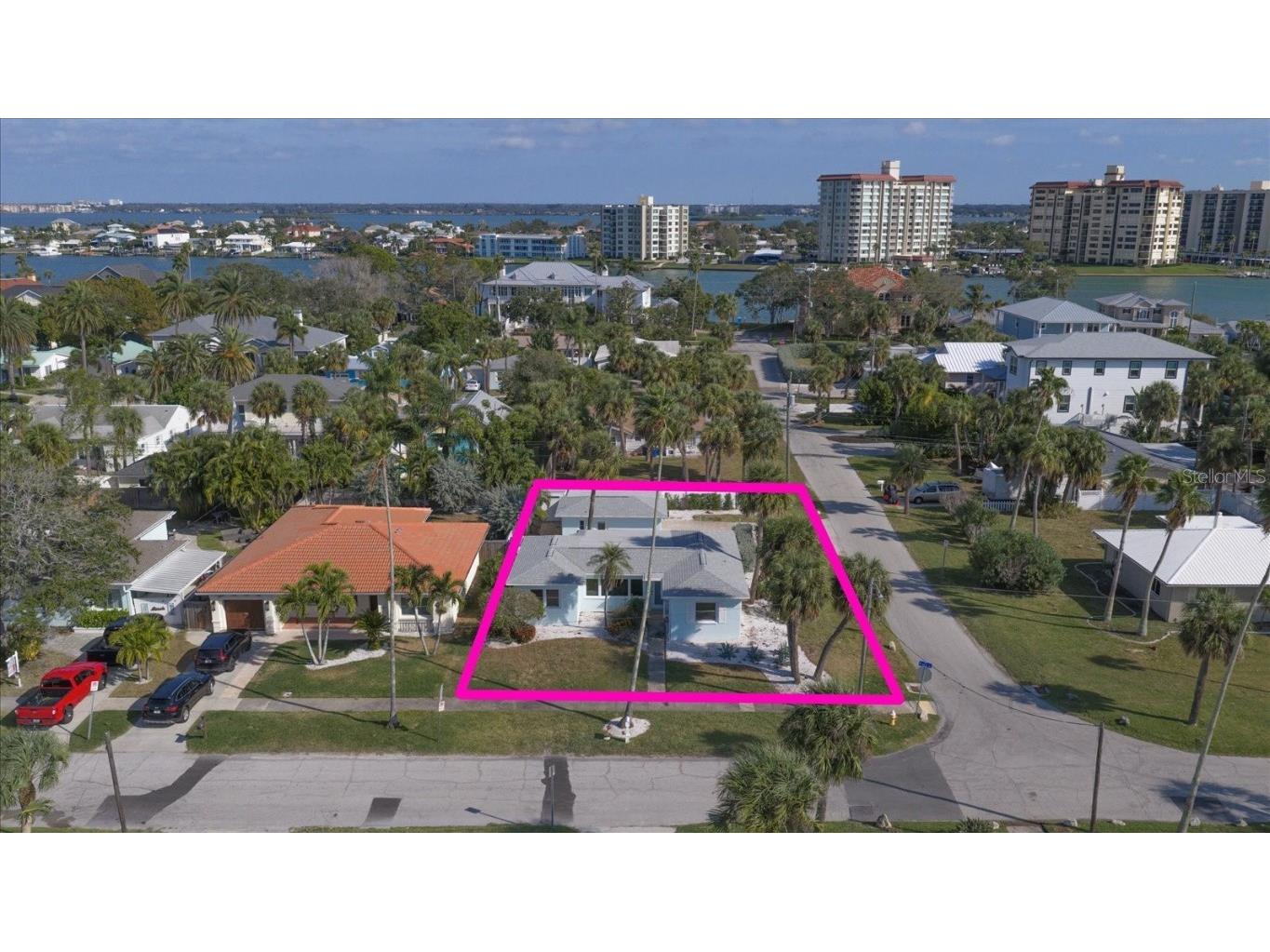 737 Bruce Avenue Clearwater FL 33767 TB8454853 image1