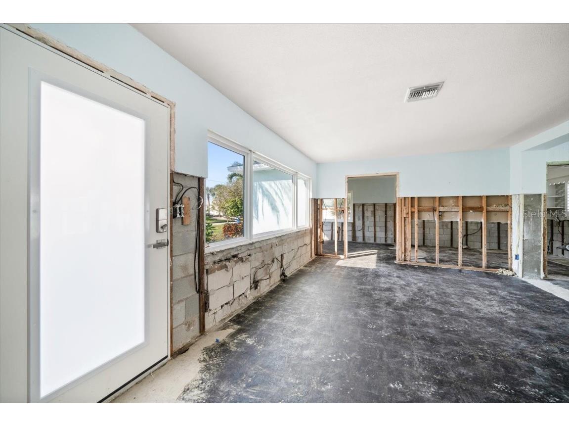 737 Bruce Avenue Clearwater FL 33767 TB8454853 image12