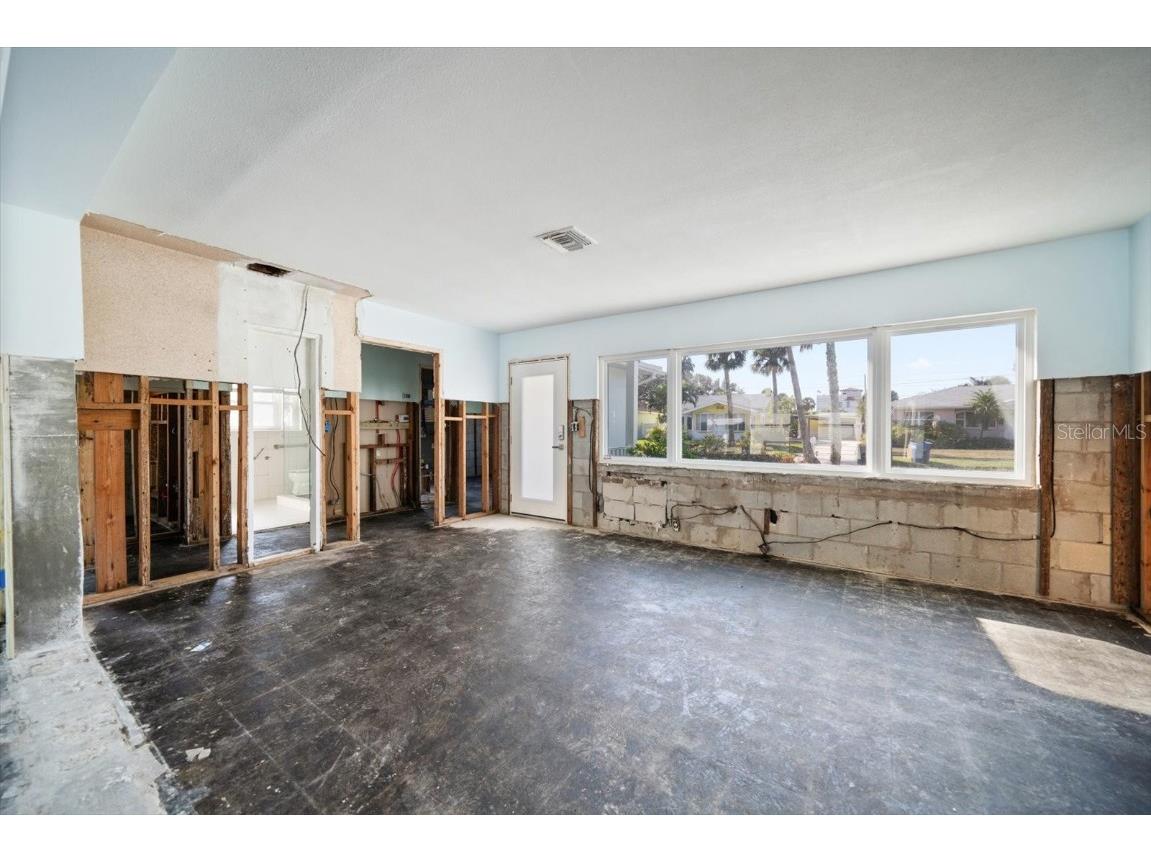 737 Bruce Avenue Clearwater FL 33767 TB8454853 image14