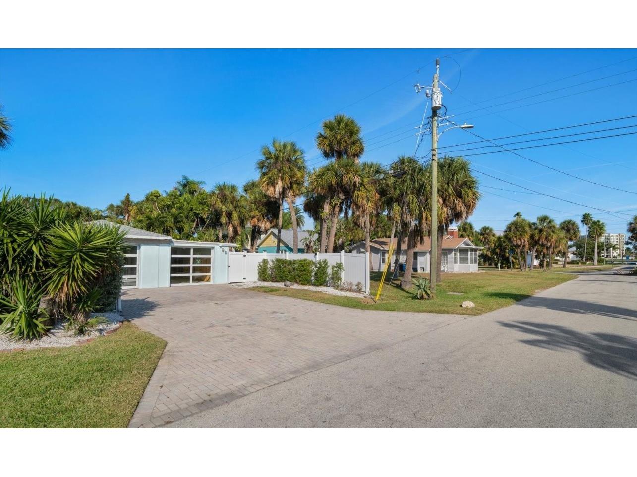 737 Bruce Avenue Clearwater FL 33767 TB8454853 image45