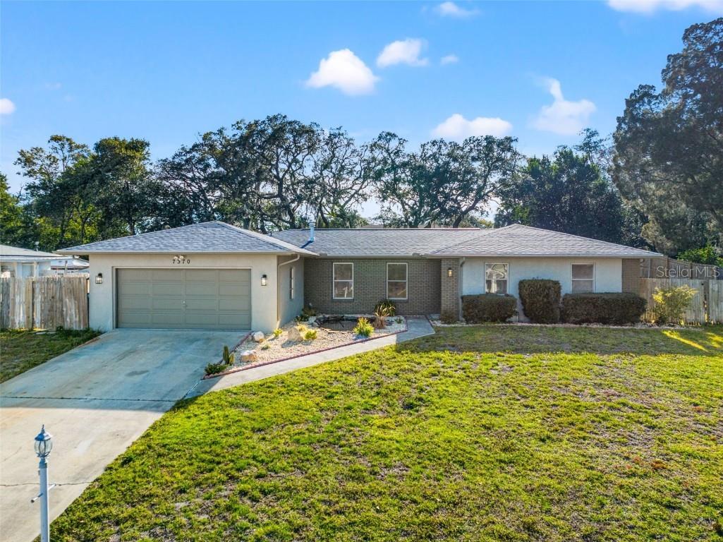 7370 Holiday Drive Spring Hill FL 34606 U8232298 image1