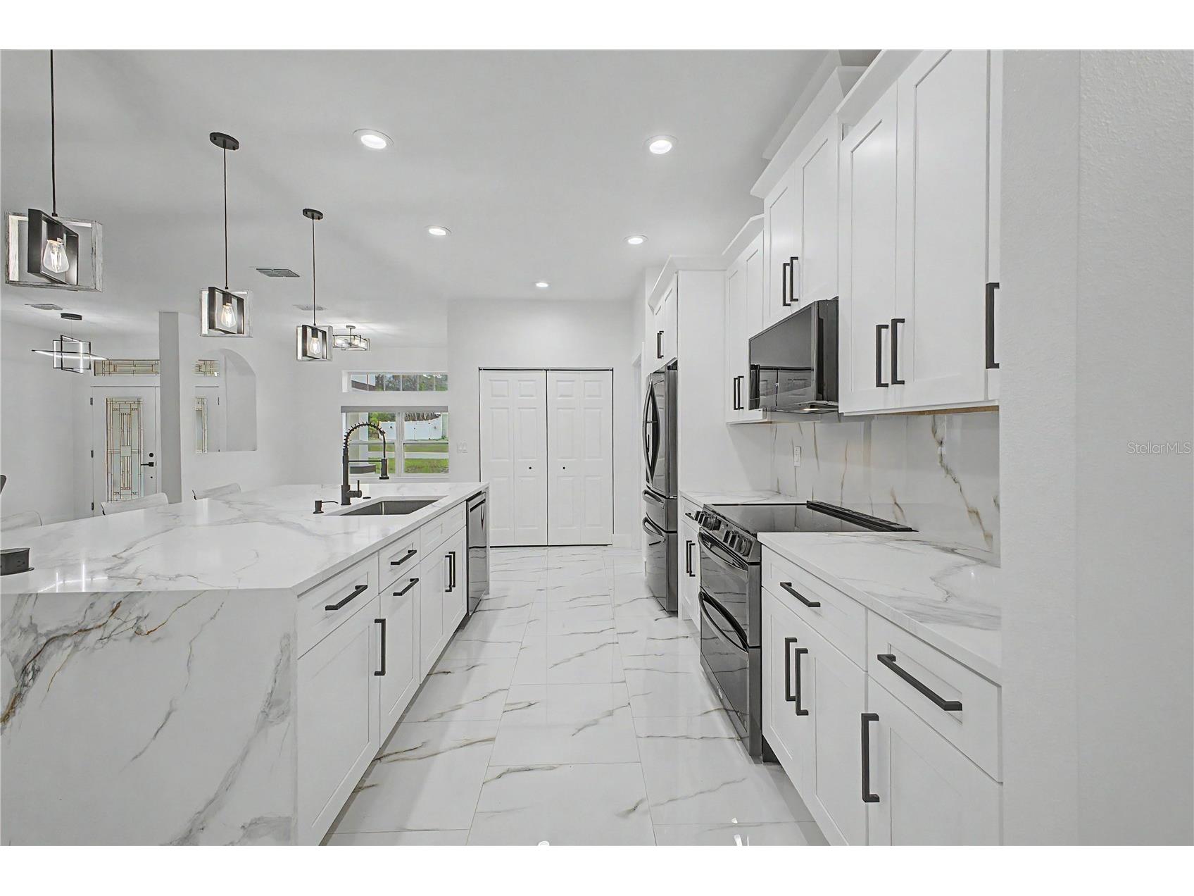 7372 Madrid Road Weeki Wachee FL 34613 W7885698 image25
