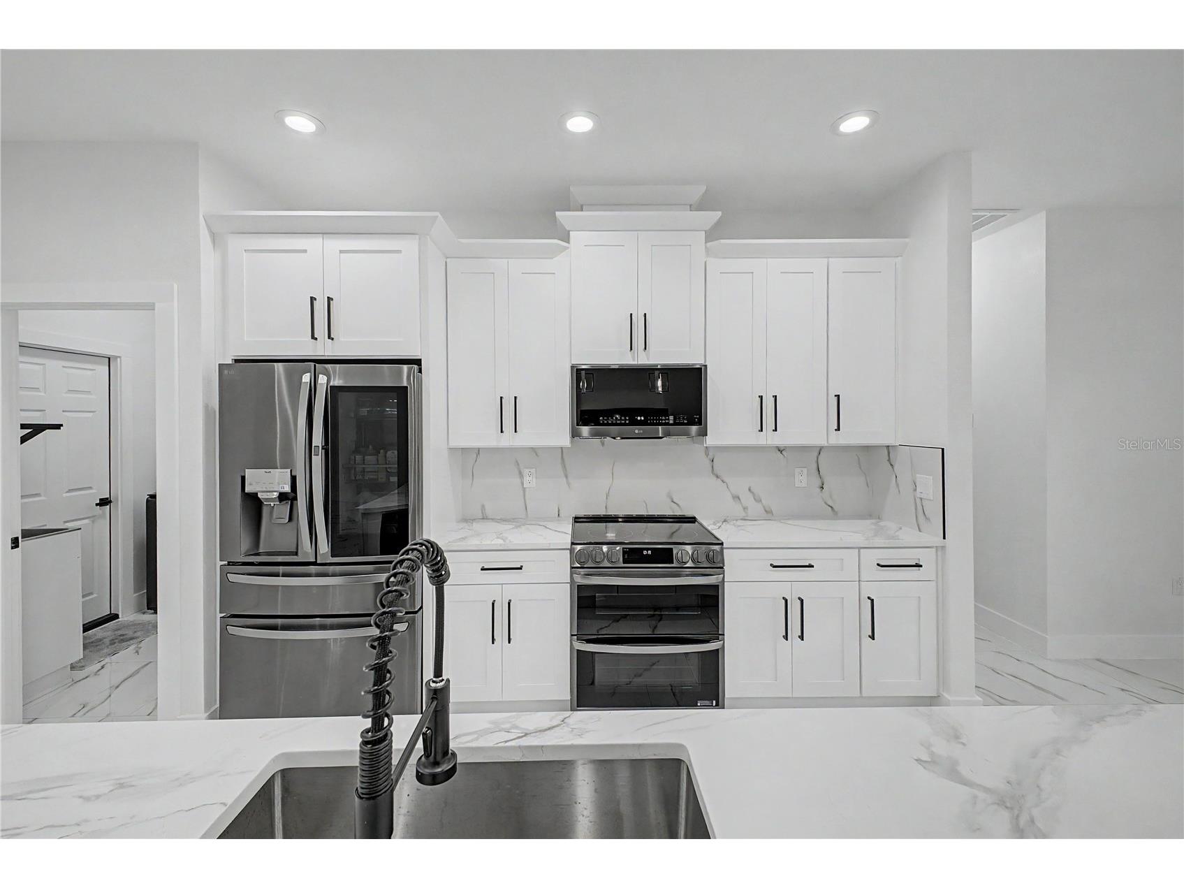 7372 Madrid Road Weeki Wachee FL 34613 W7885698 image28