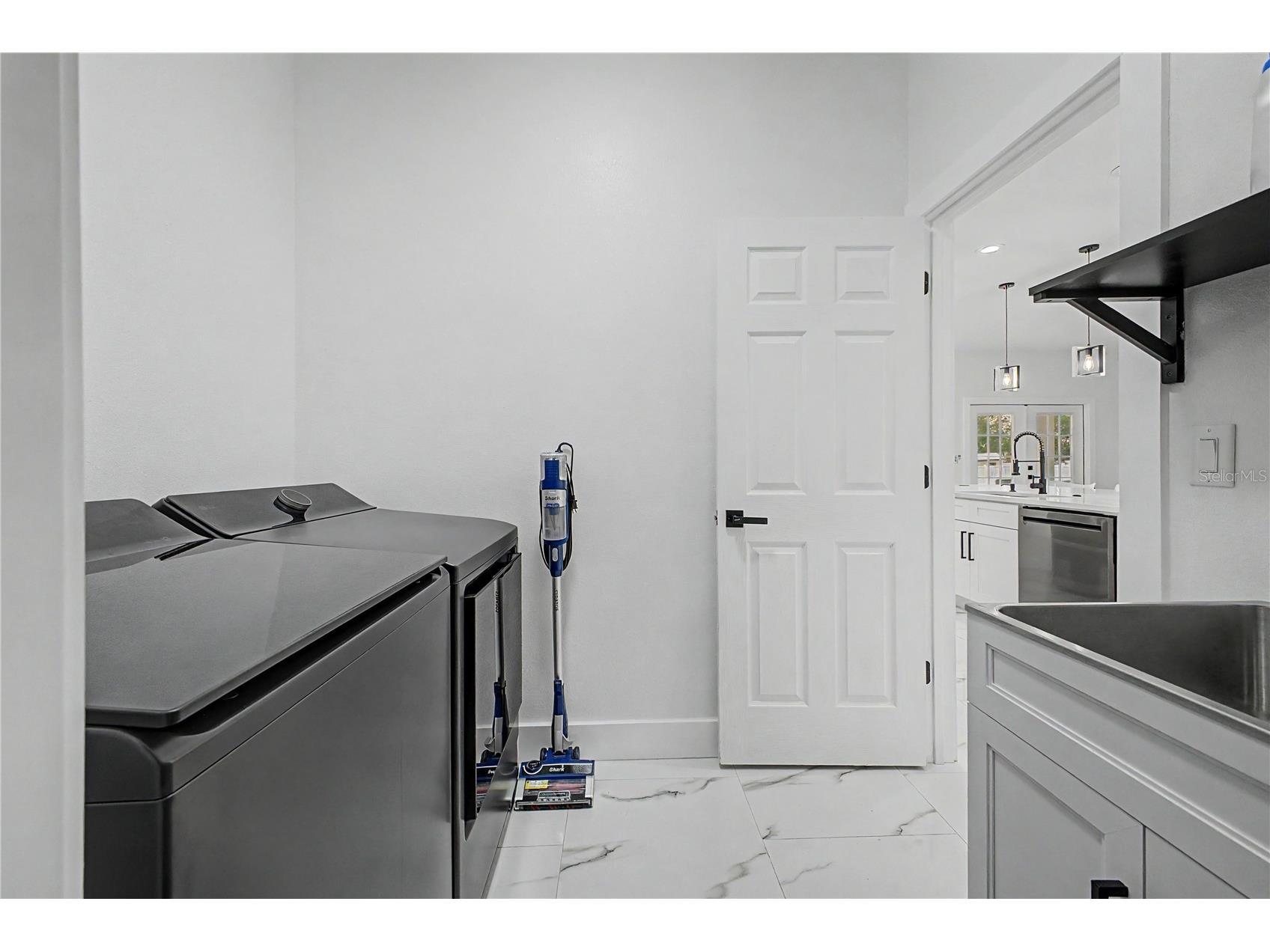 7372 Madrid Road Weeki Wachee FL 34613 W7885698 image32