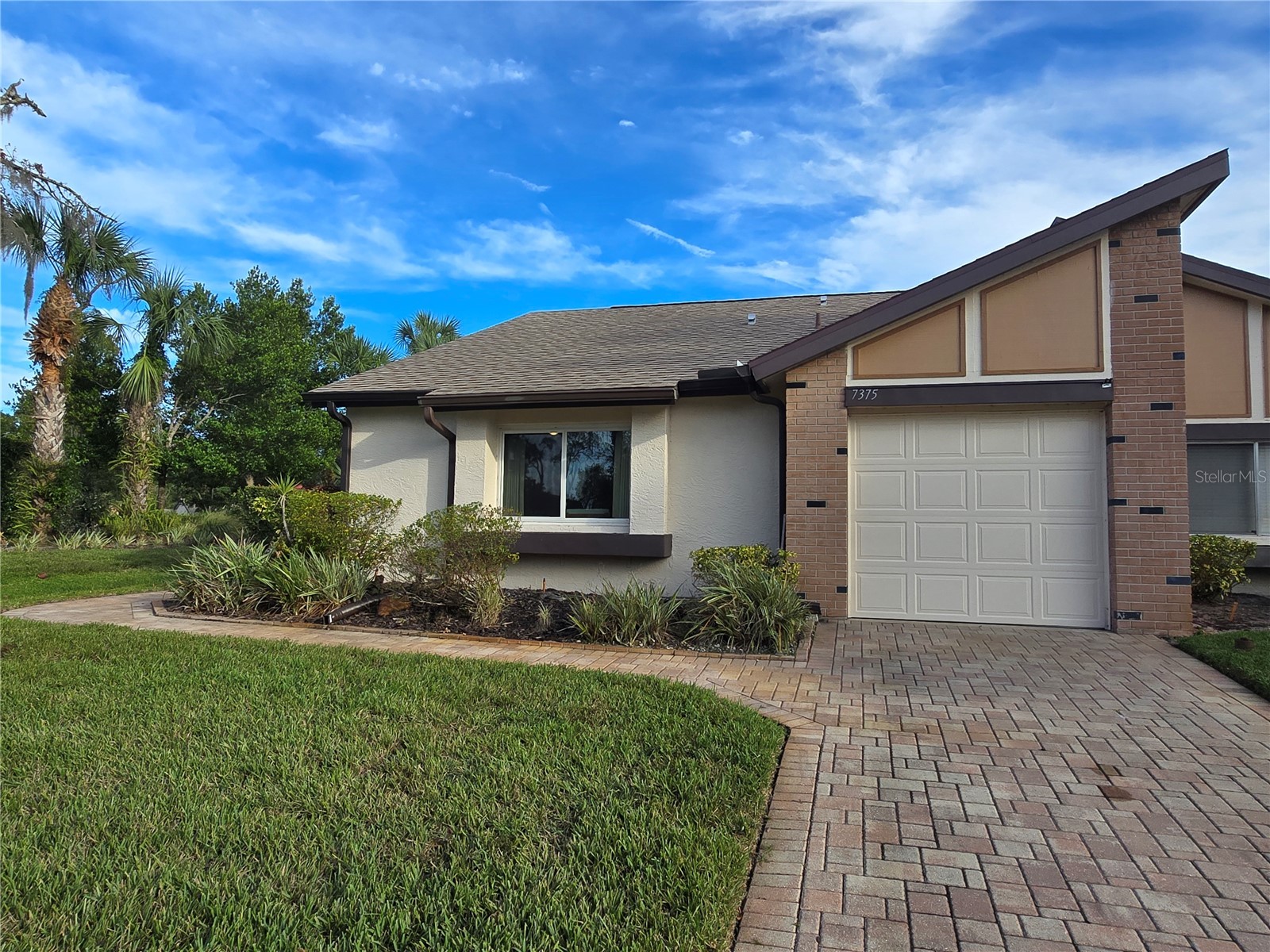 7375 Crestwood Drive Weeki Wachee FL 34613 W7879359 image1