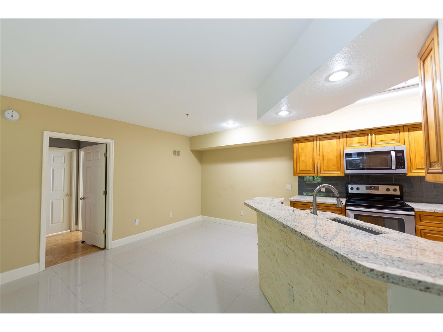 738 Crest Pines Drive #714 Orlando FL 32828 O6400237 image4