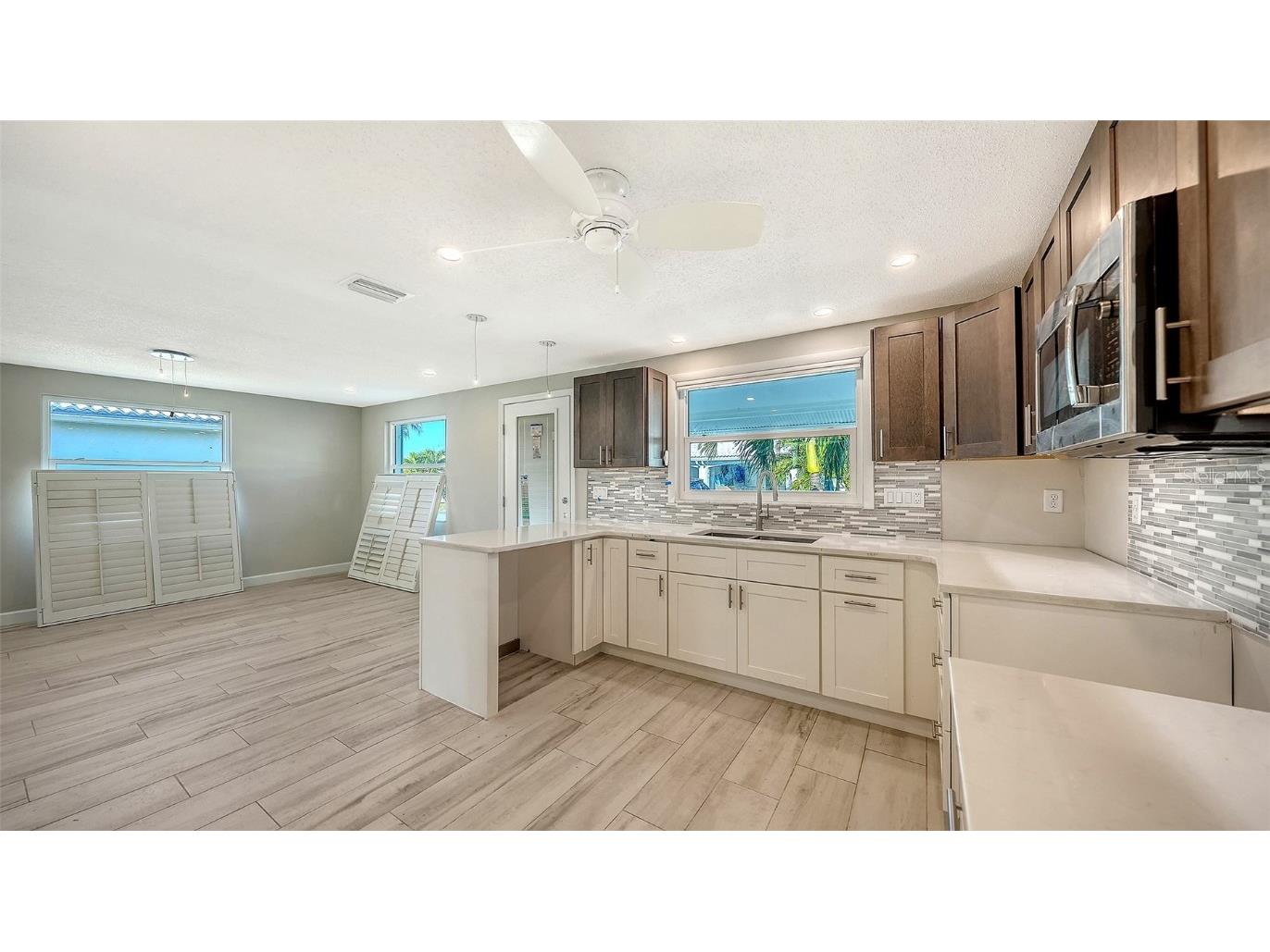 738 El Centro Longboat Key FL 34228 A4666864 image5