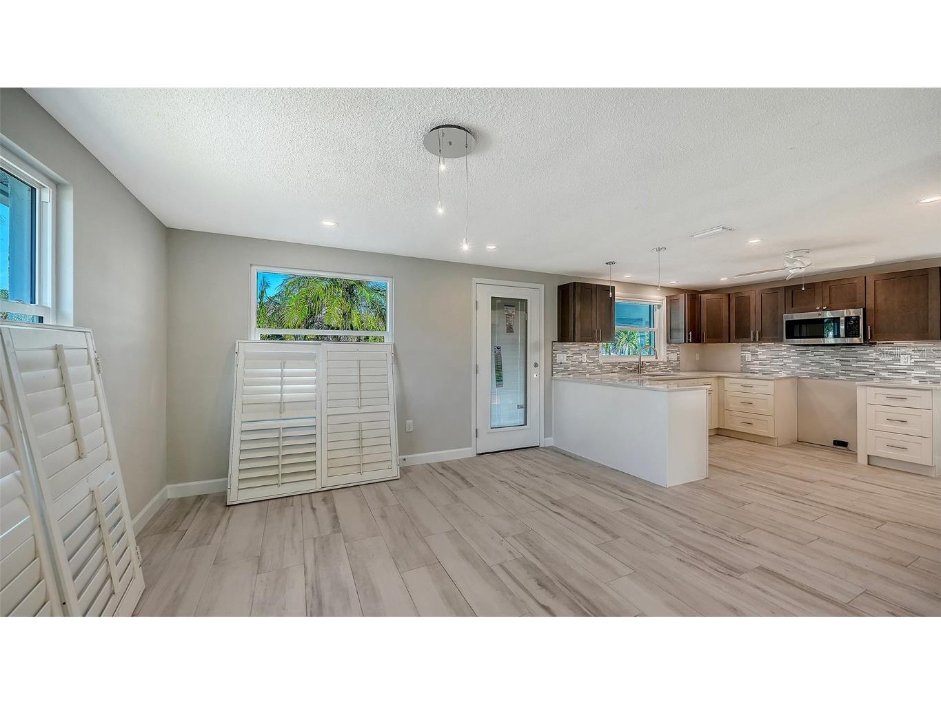 738 El Centro Longboat Key FL 34228 A4666864 image8