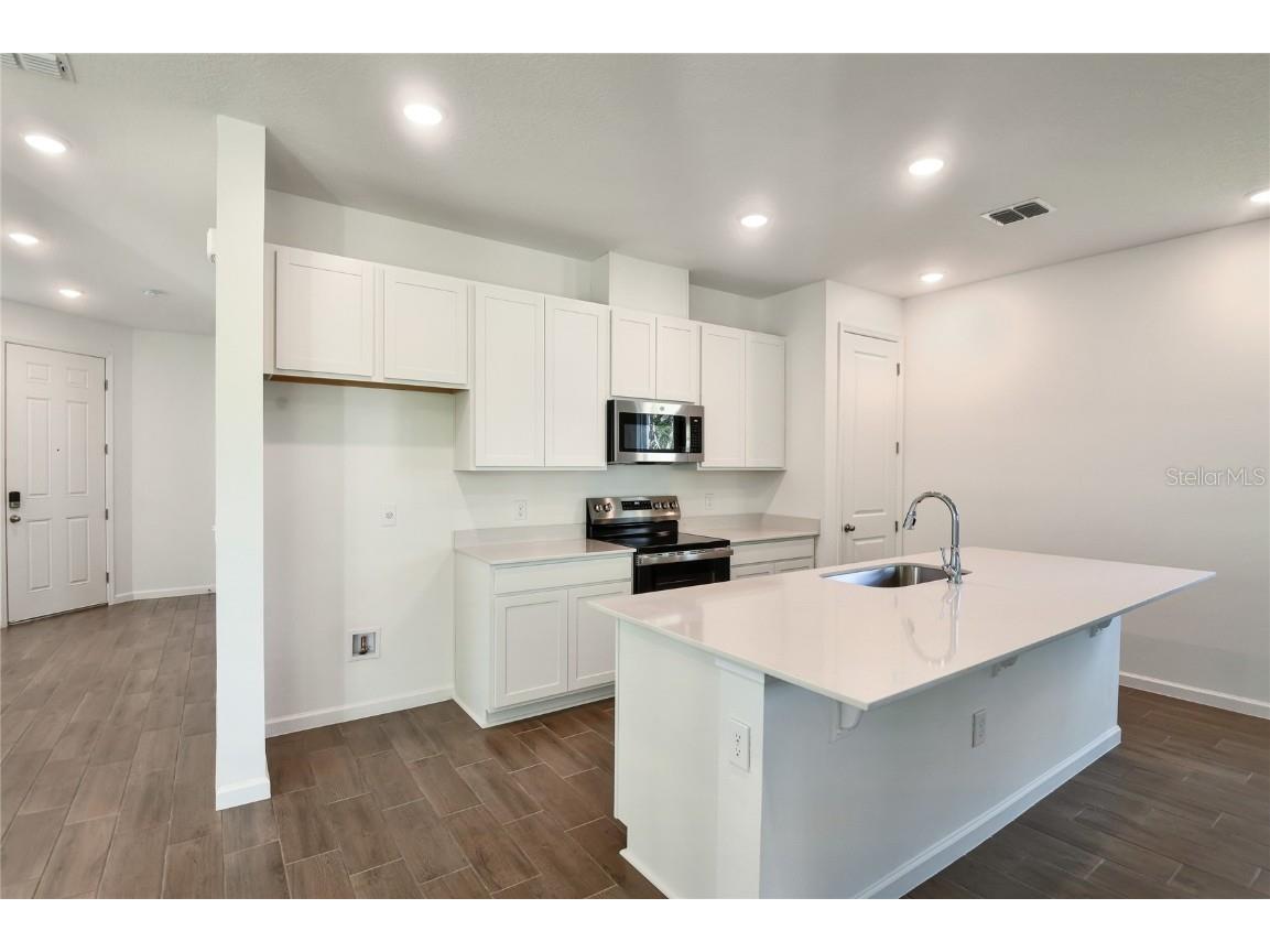 738 Lake Dell Avenue Dundee FL 33838 S5127076 image3