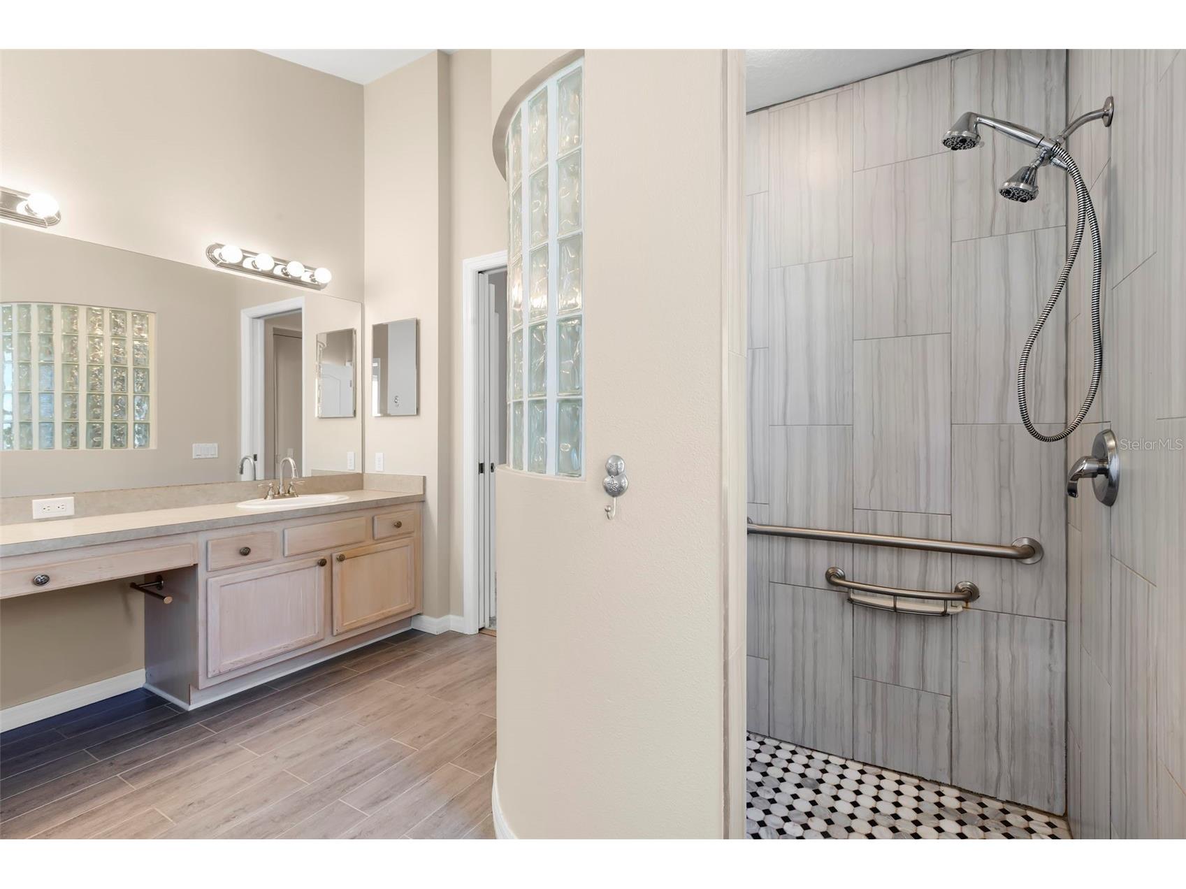 738 N Lake Boulevard Tarpon Springs FL 34689 TB8471221 image17