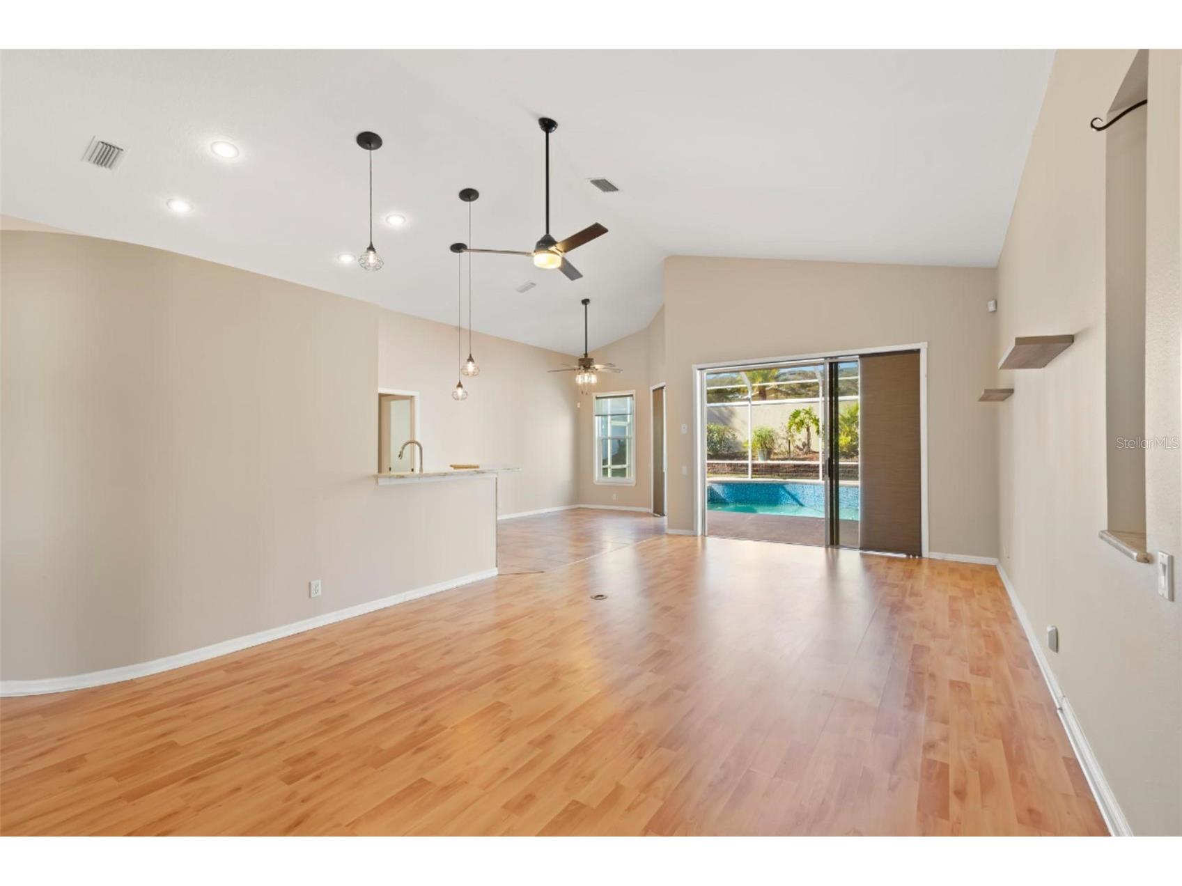738 N Lake Boulevard Tarpon Springs FL 34689 TB8471221 image6
