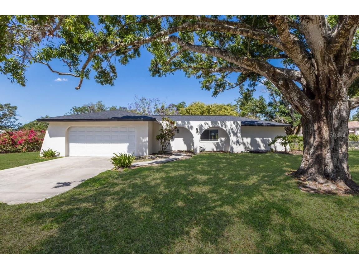7382 Lockwood Ridge Road Sarasota FL 34243 A4641728 image1