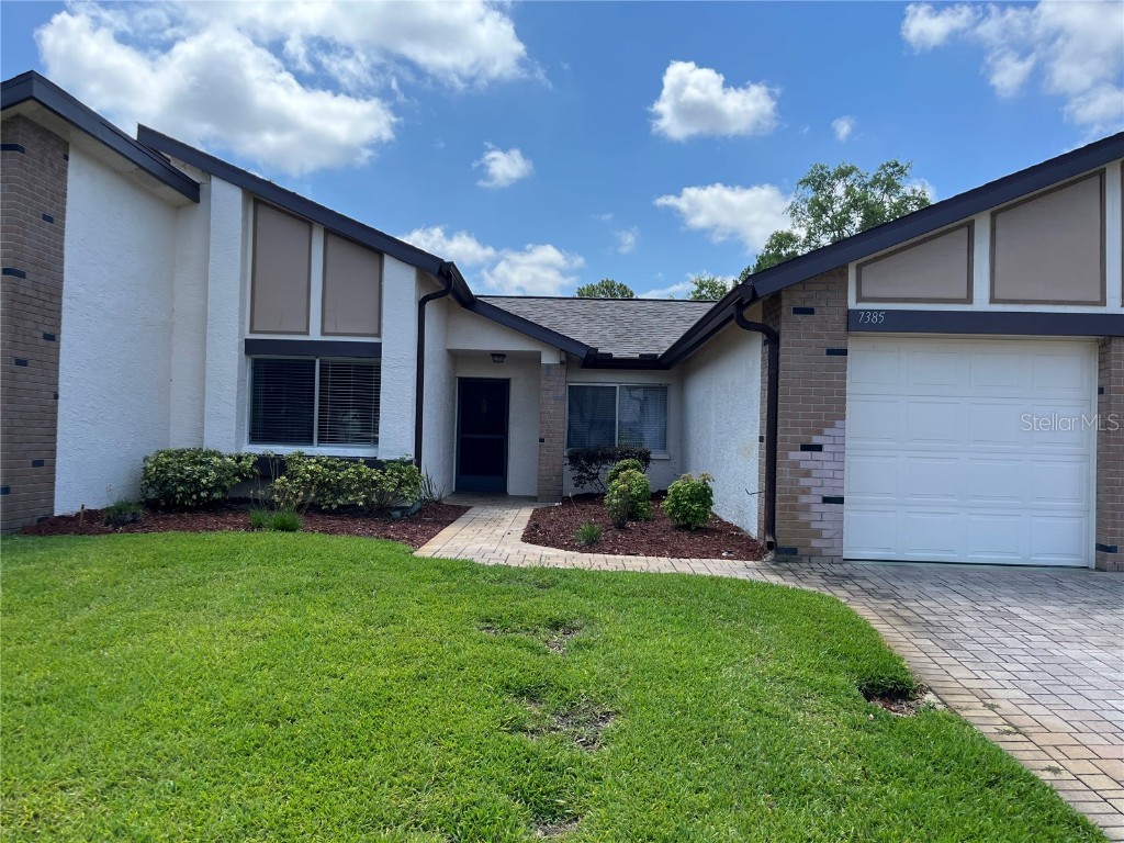 7385 Crestwood Drive Weeki Wachee FL 34613 W7855070 image1
